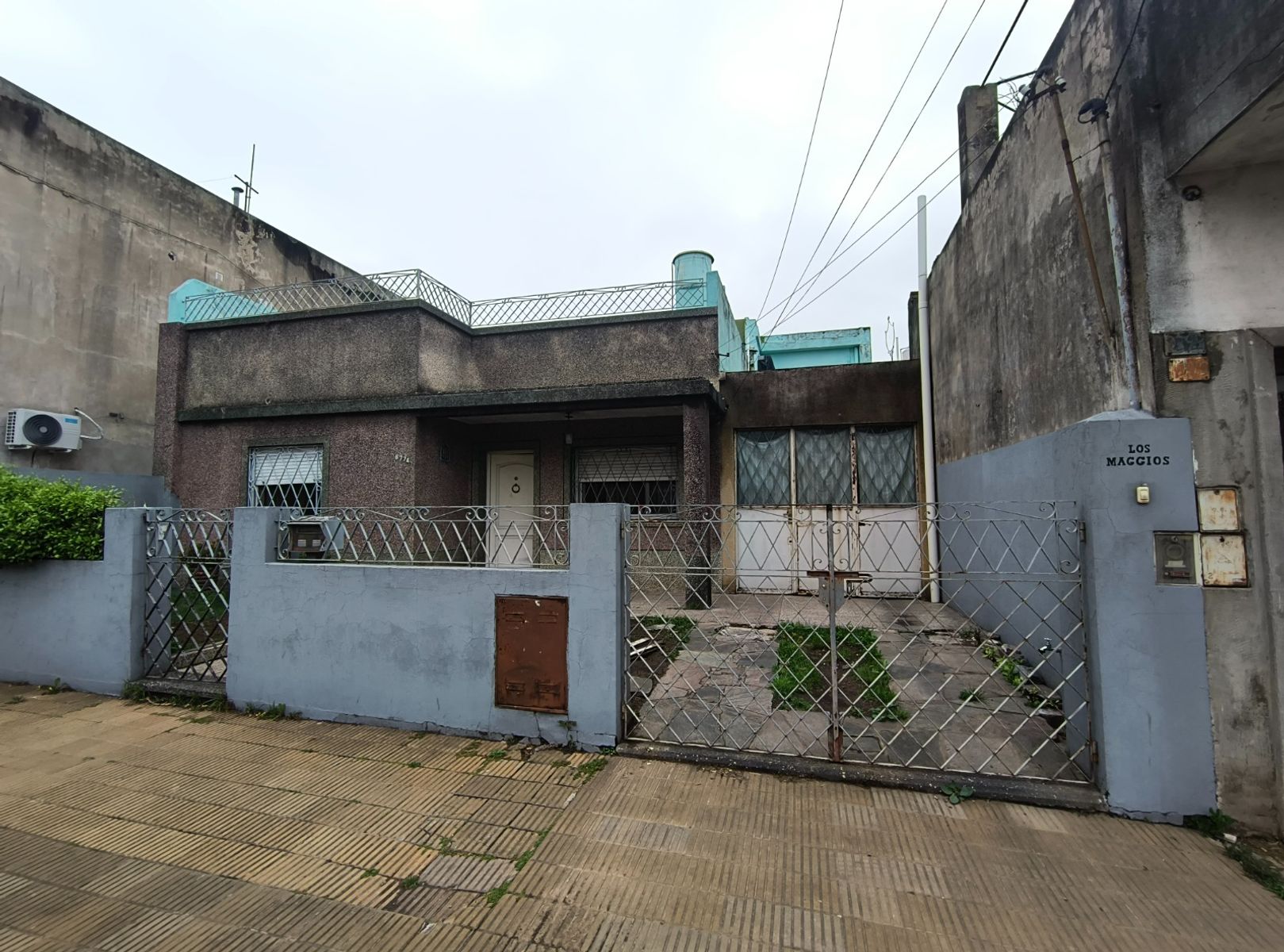 VENTA EN BLOCK - Casa de 3 Amb. + depto. 2 amb.-Campo de Mayo al 6700-Martín Coronado. — foto 2