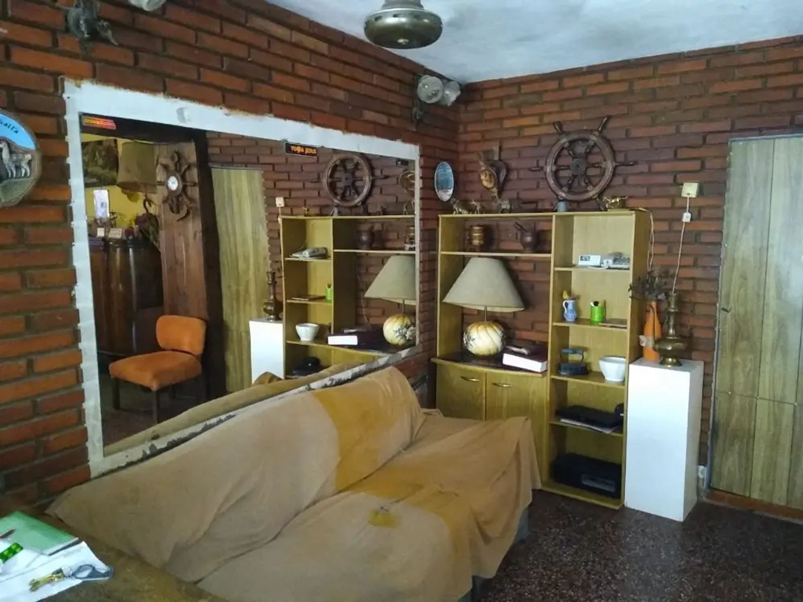 VENTA - Casa y Dpto.- 2 Amb C/garage + Dpto - 25 De Mayo Al 4200- Billinghurst - 17
