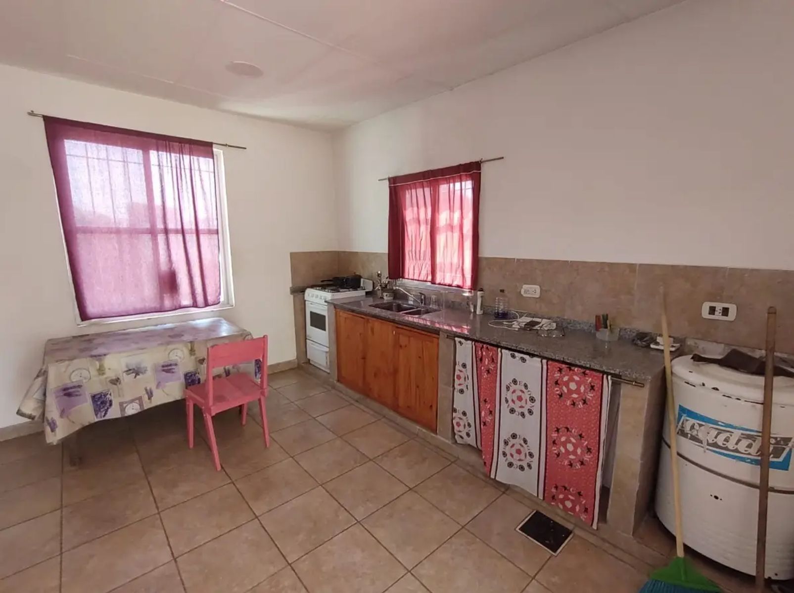 VENTA EN BLOCK - Casa 3 Amb + Oficina + Monoambiente - Perón Al 10.300 - P. Podesta - 11