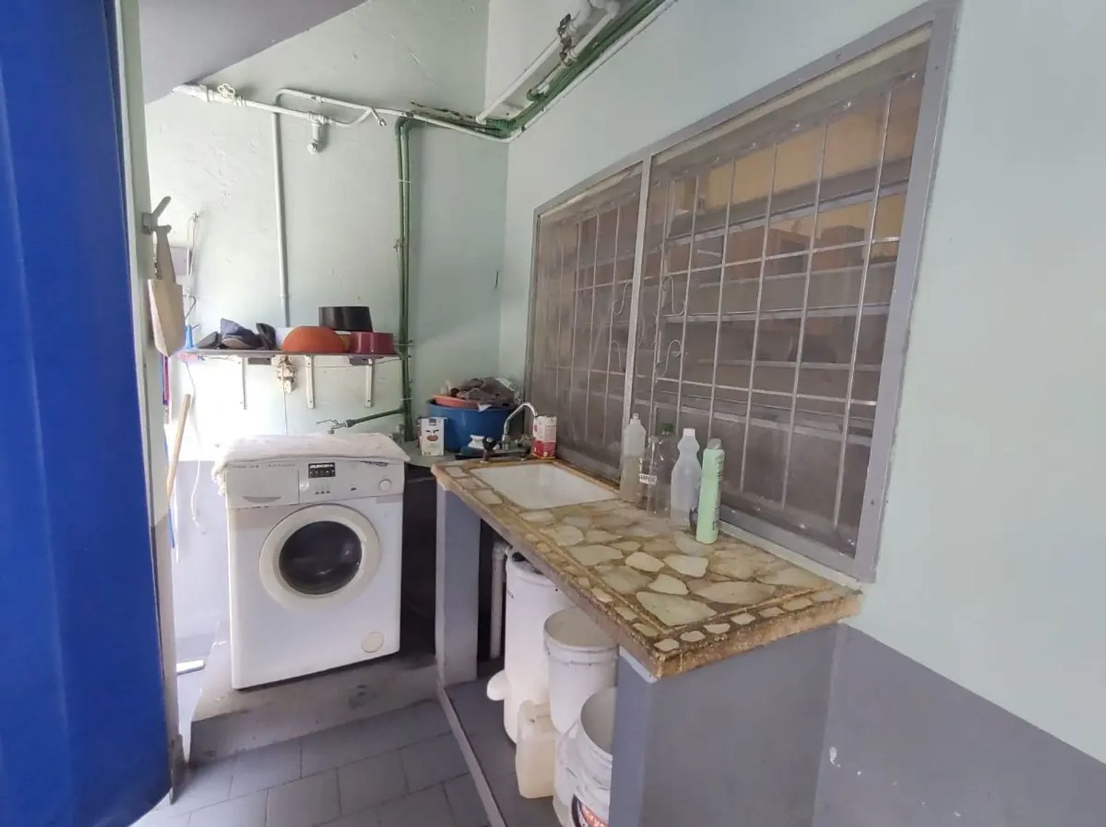 VENTA EN BLOCK - Casa 3 Amb + Oficina + Monoambiente - Perón Al 10.300 - P. Podesta - 21