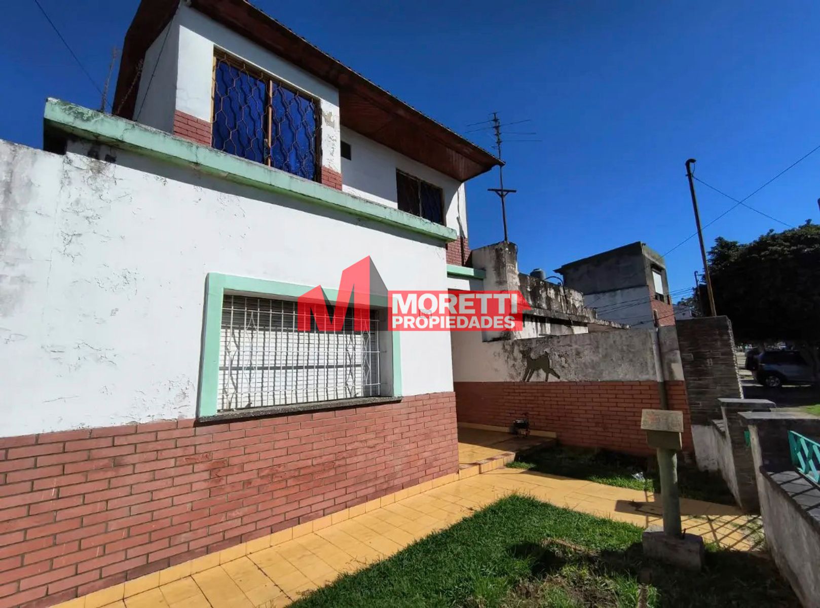 VENTA - Casa 3 Amb. + 2 Dptos. 3 Amb- Echeverria al 7800- Villa Bosch. - 2