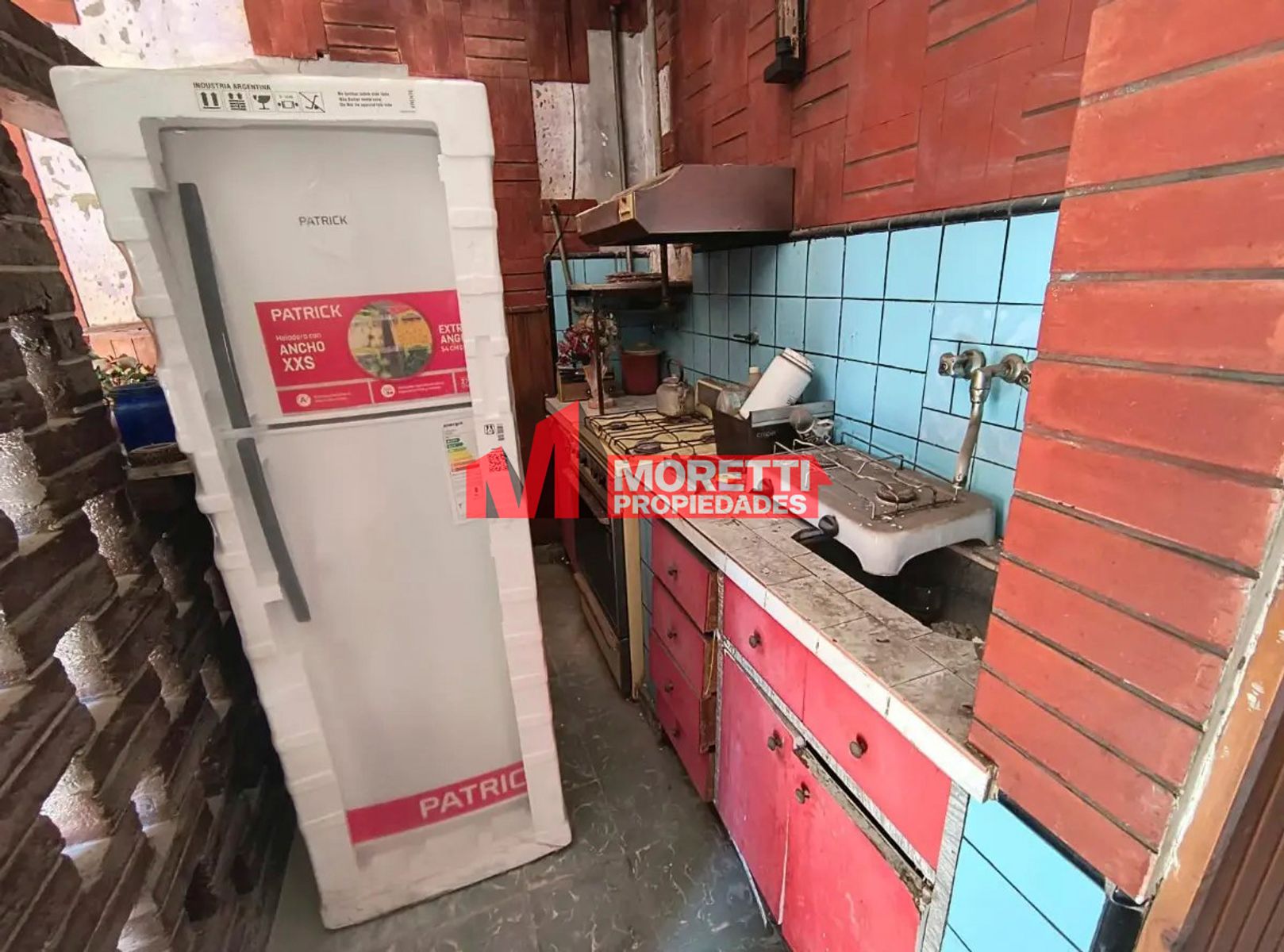 VENTA - Casa 3 Amb. + 2 Dptos. 3 Amb- Echeverria al 7800- Villa Bosch. - 4