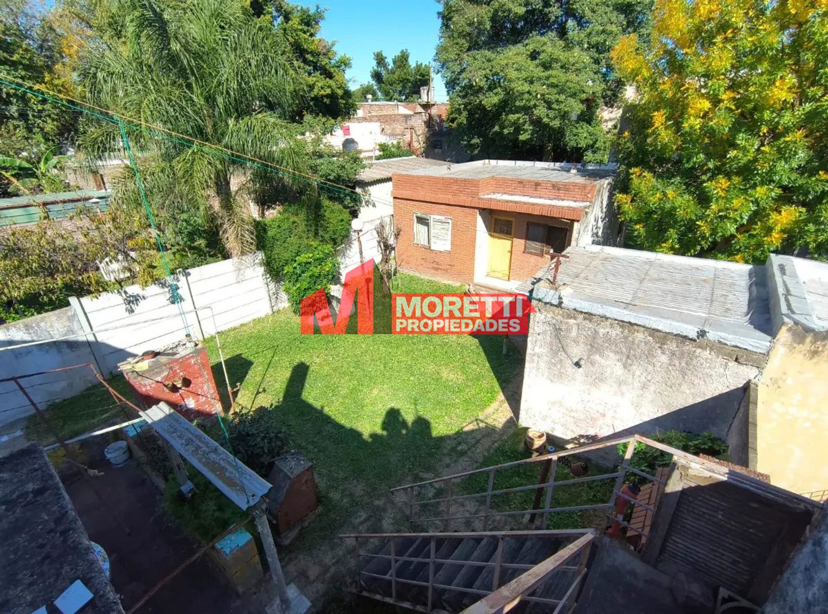VENTA - Casa 3 Amb. + 2 Dptos. 3 Amb- Echeverria al 7800- Villa Bosch. - 6