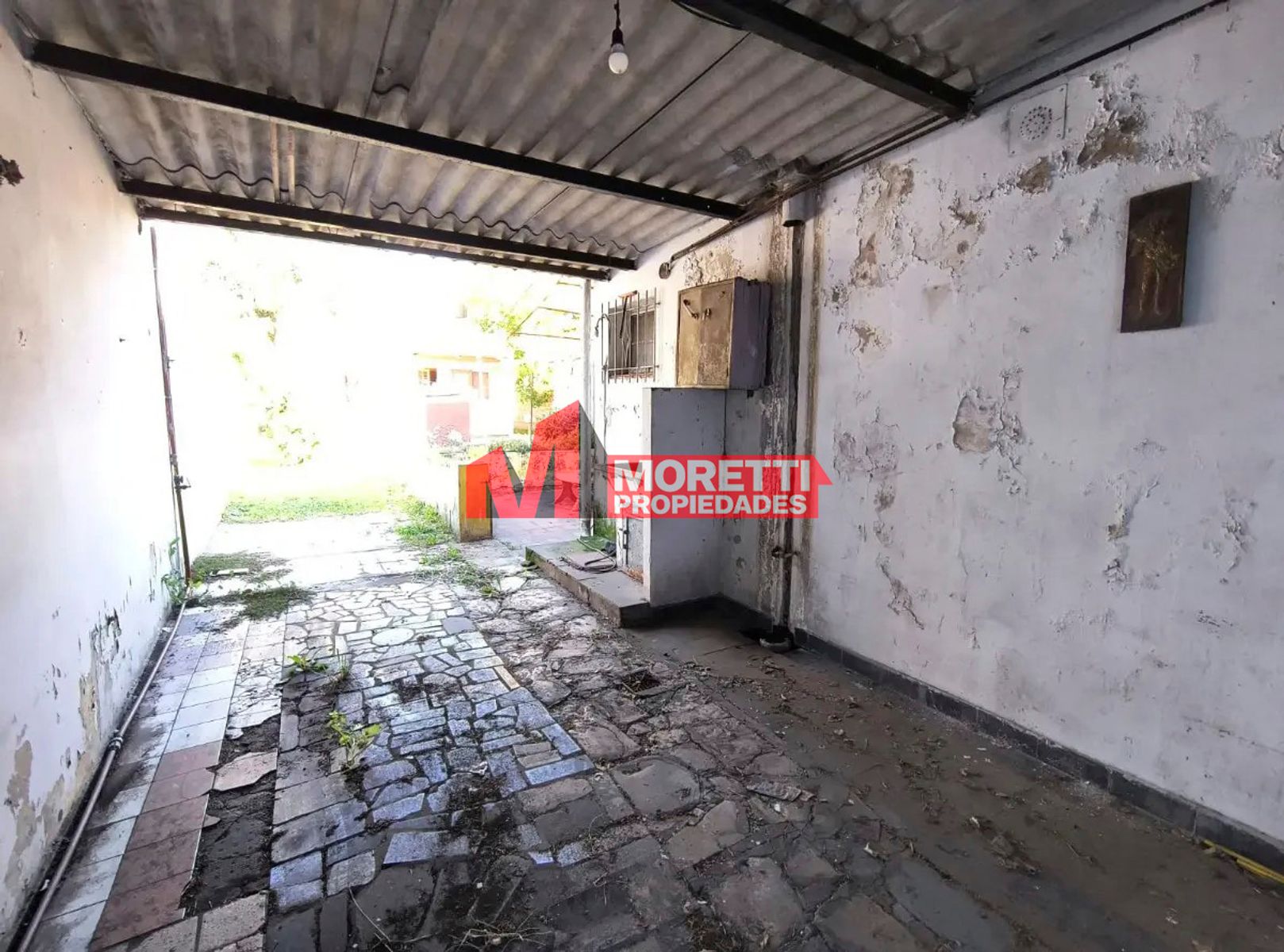 VENTA - Casa 3 Amb. + 2 Dptos. 3 Amb- Echeverria al 7800- Villa Bosch. - 8