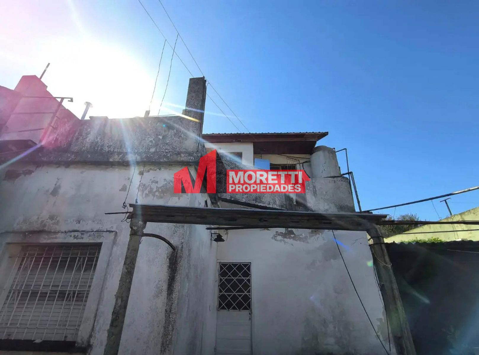 VENTA - Casa 3 Amb. + 2 Dptos. 3 Amb- Echeverria al 7800- Villa Bosch. - 9