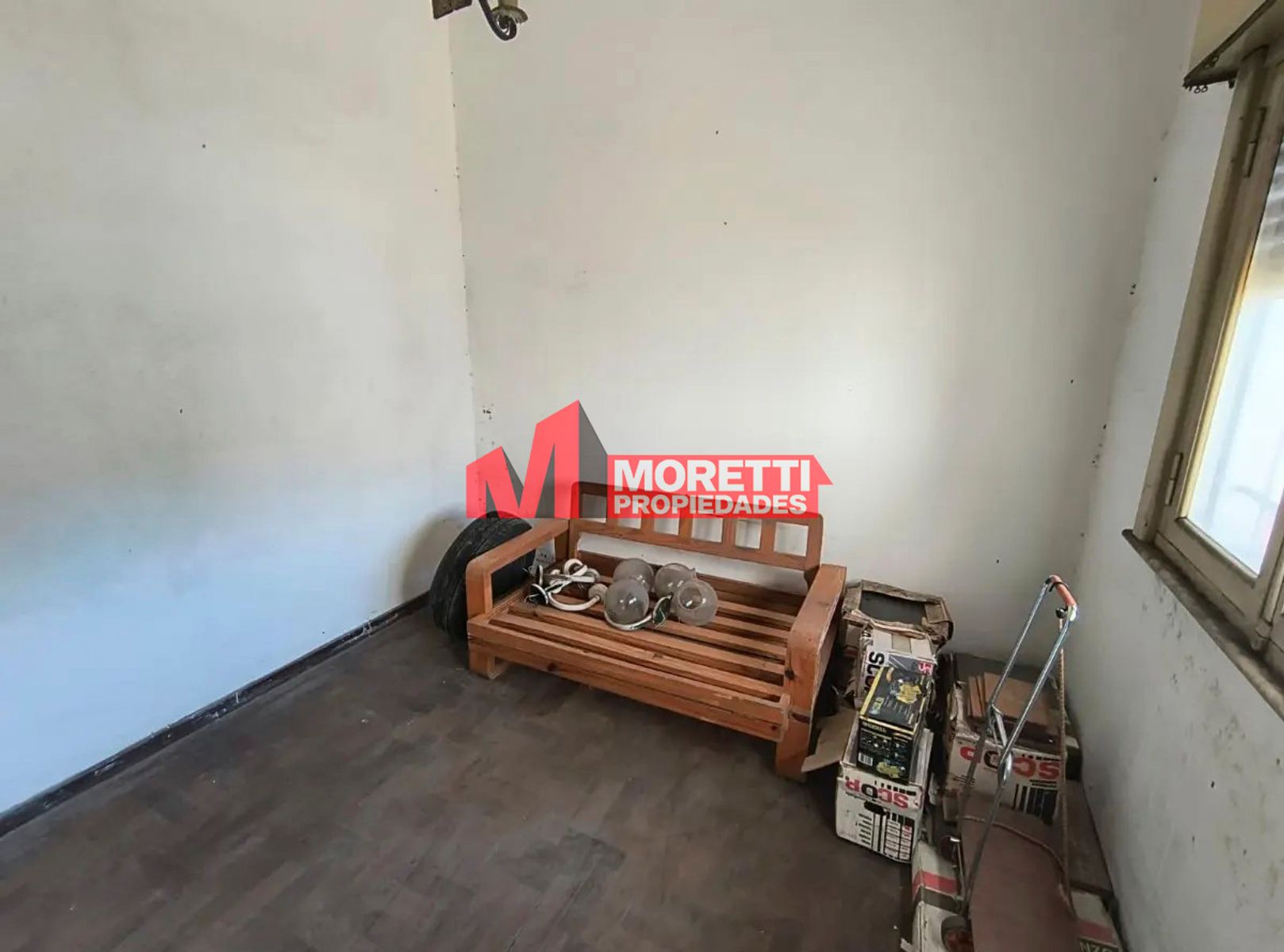 VENTA - Casa 3 Amb. + 2 Dptos. 3 Amb- Echeverria al 7800- Villa Bosch. - 10