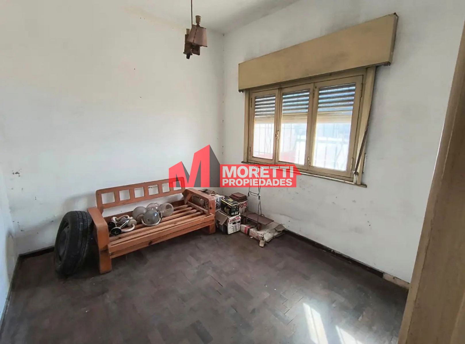 VENTA - Casa 3 Amb. + 2 Dptos. 3 Amb- Echeverria al 7800- Villa Bosch. - 11