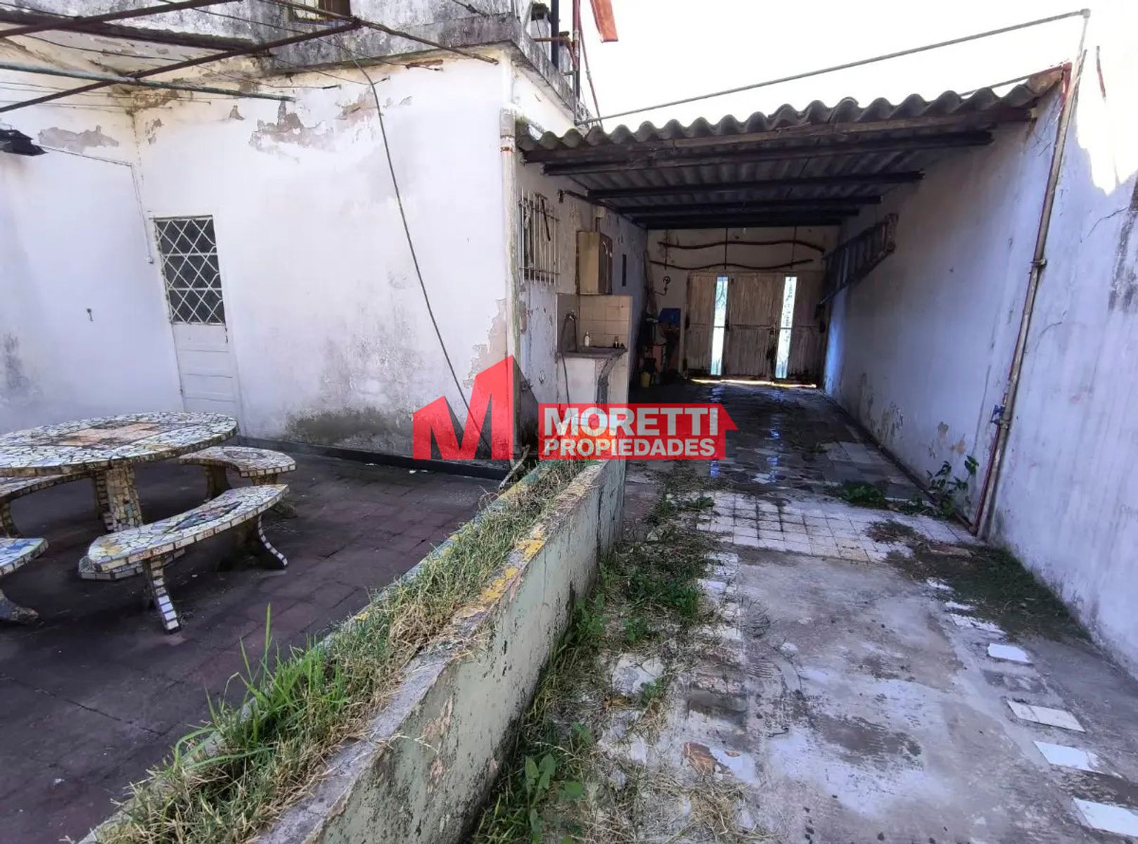 VENTA - Casa 3 Amb. + 2 Dptos. 3 Amb- Echeverria al 7800- Villa Bosch. - 12