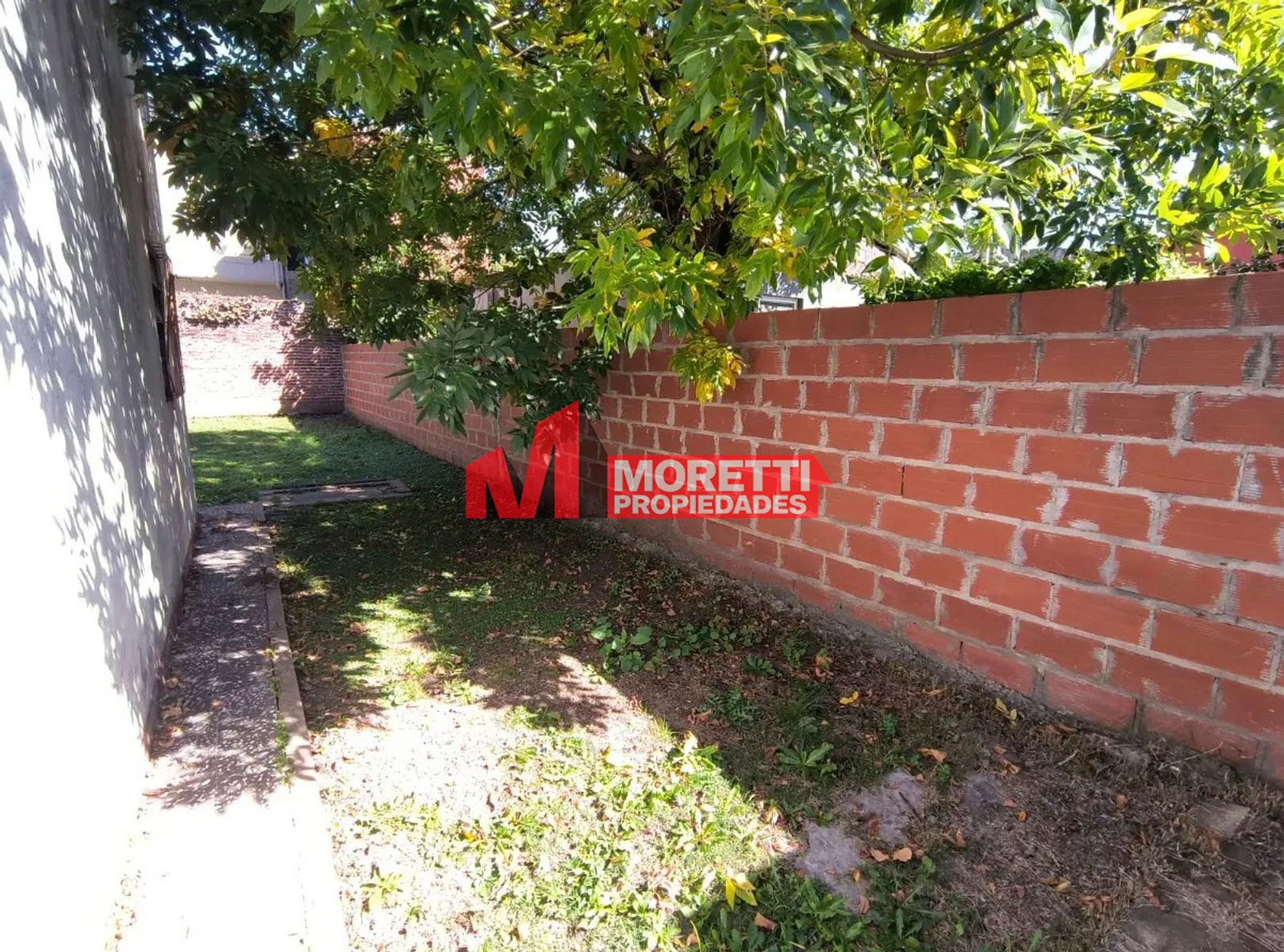 VENTA - Casa 3 Amb. + 2 Dptos. 3 Amb- Echeverria al 7800- Villa Bosch. - 24