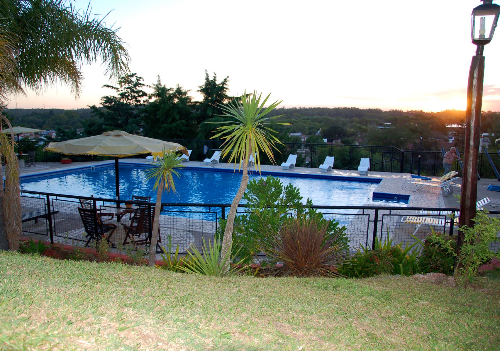 VENTA de Complejo Turístico- 3 Cabañas de 3 Amb c/u + 1 Monoblock - Embalse, CÓRDOBA - 2