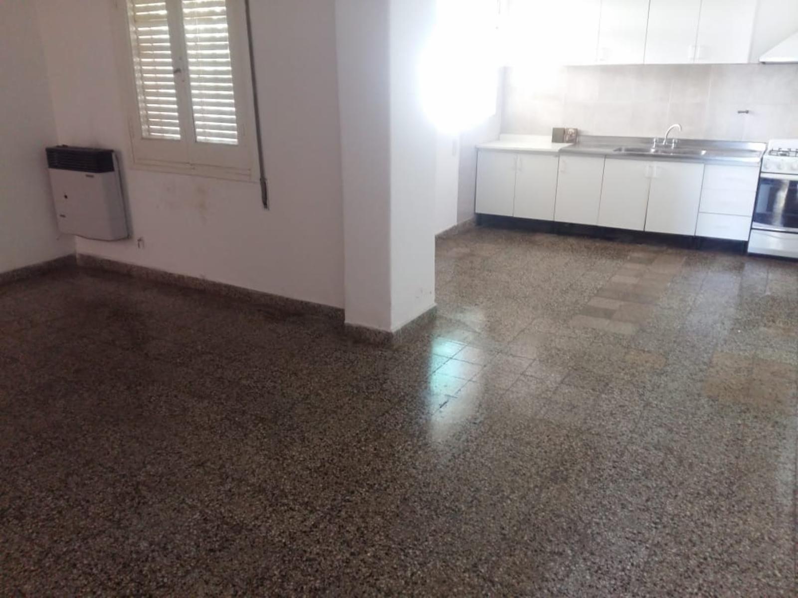 Se Vende Casa de 2 Dormitorios en Barrio Parque Chacabuco , a 2 cuadras del Shopping Villa Cabrera — foto 8