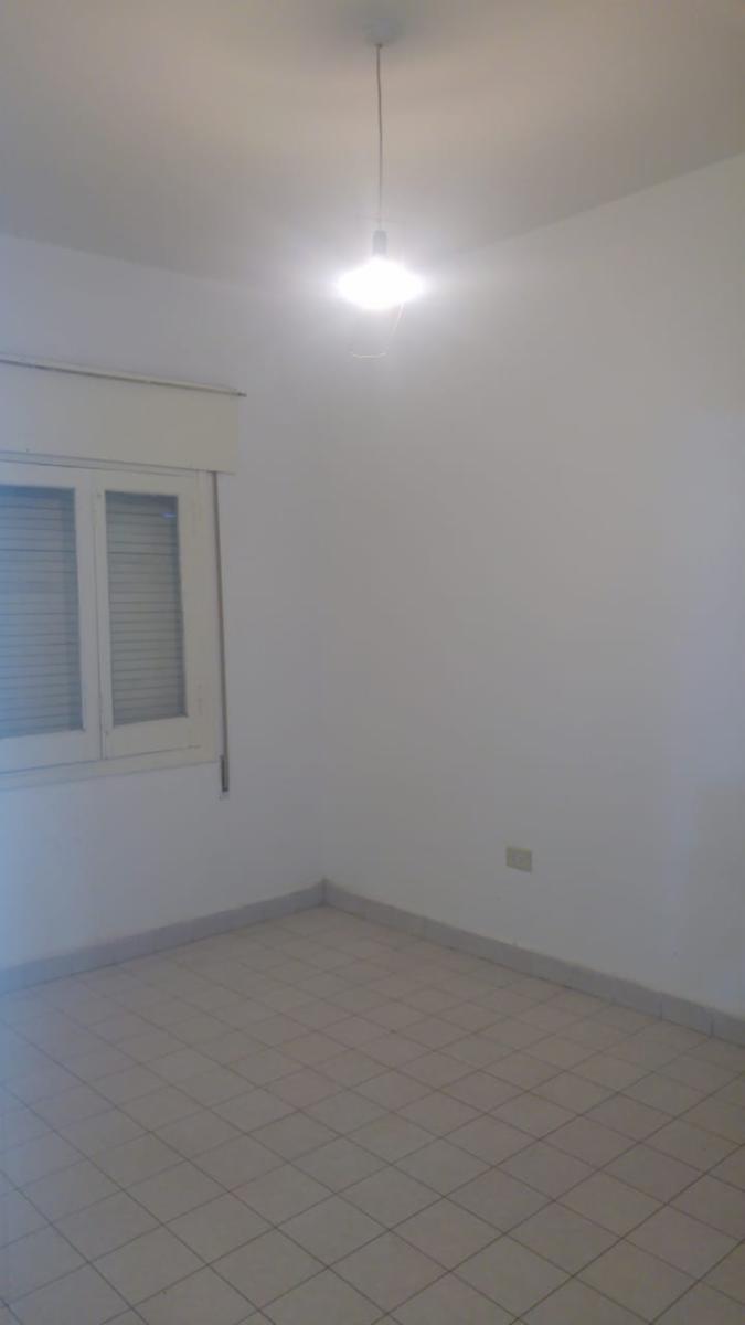 Se Vende Casa de 2 Dormitorios en Barrio Parque Chacabuco , a 2 cuadras del Shopping Villa Cabrera — foto 10