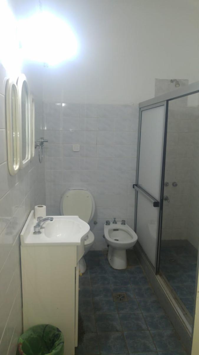 Se Vende Casa de 2 Dormitorios en Barrio Parque Chacabuco , a 2 cuadras del Shopping Villa Cabrera — foto 11