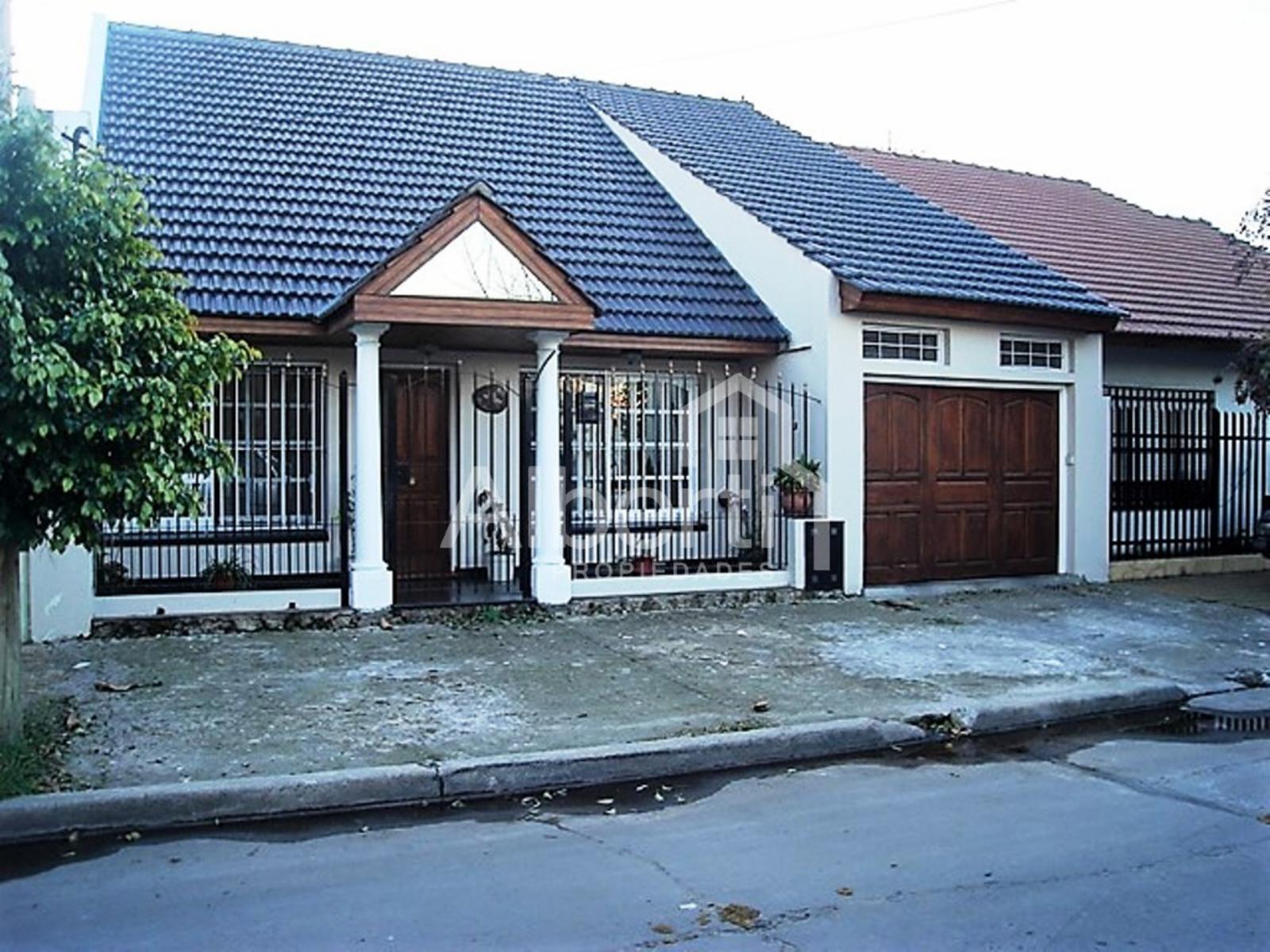 Sólido Chalet en 2 plantas. Venta Directa