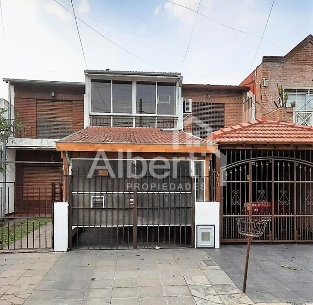 Excelente Duplex a 4 cuadras de la estación.