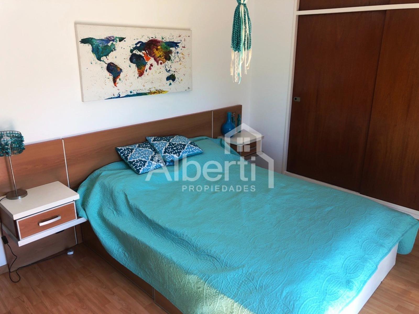 Excelente dúplex al frente de 3 ambientes con cochera y fondo parquizado. — foto 13