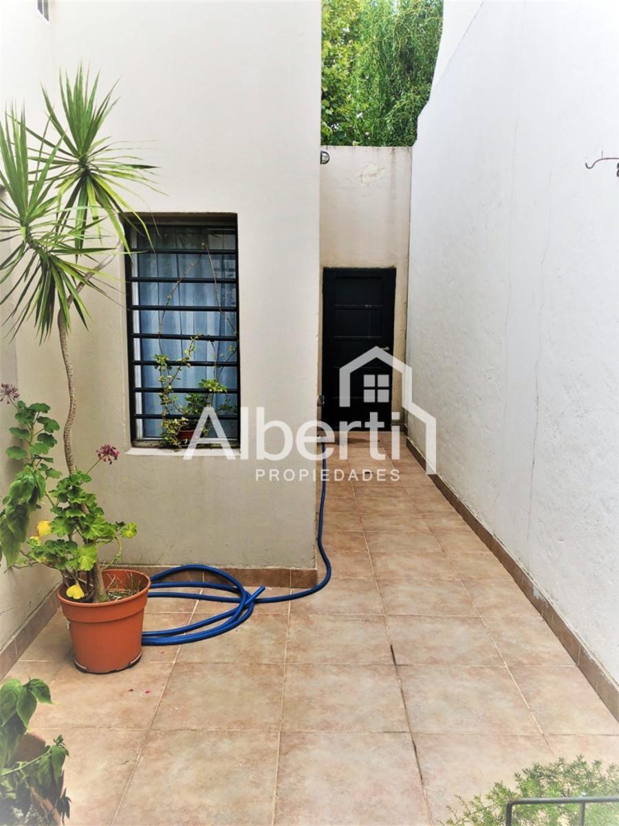 VENTA Moderna Casa Americana Haedo Sur. — foto 13