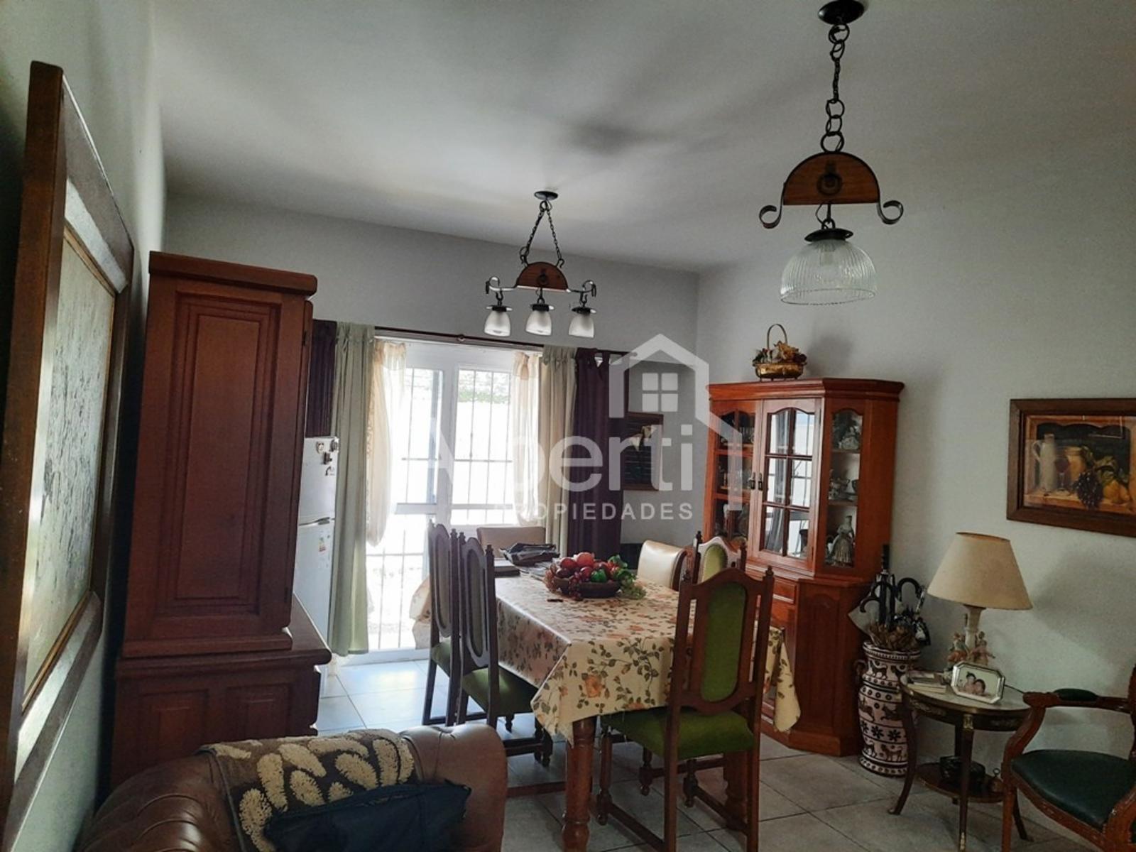 Impecable Casa PH a metros de la estación de Haedo. - 3