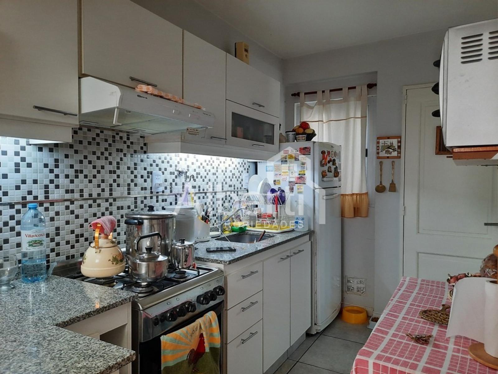 Impecable Casa PH a metros de la estación de Haedo. - 5