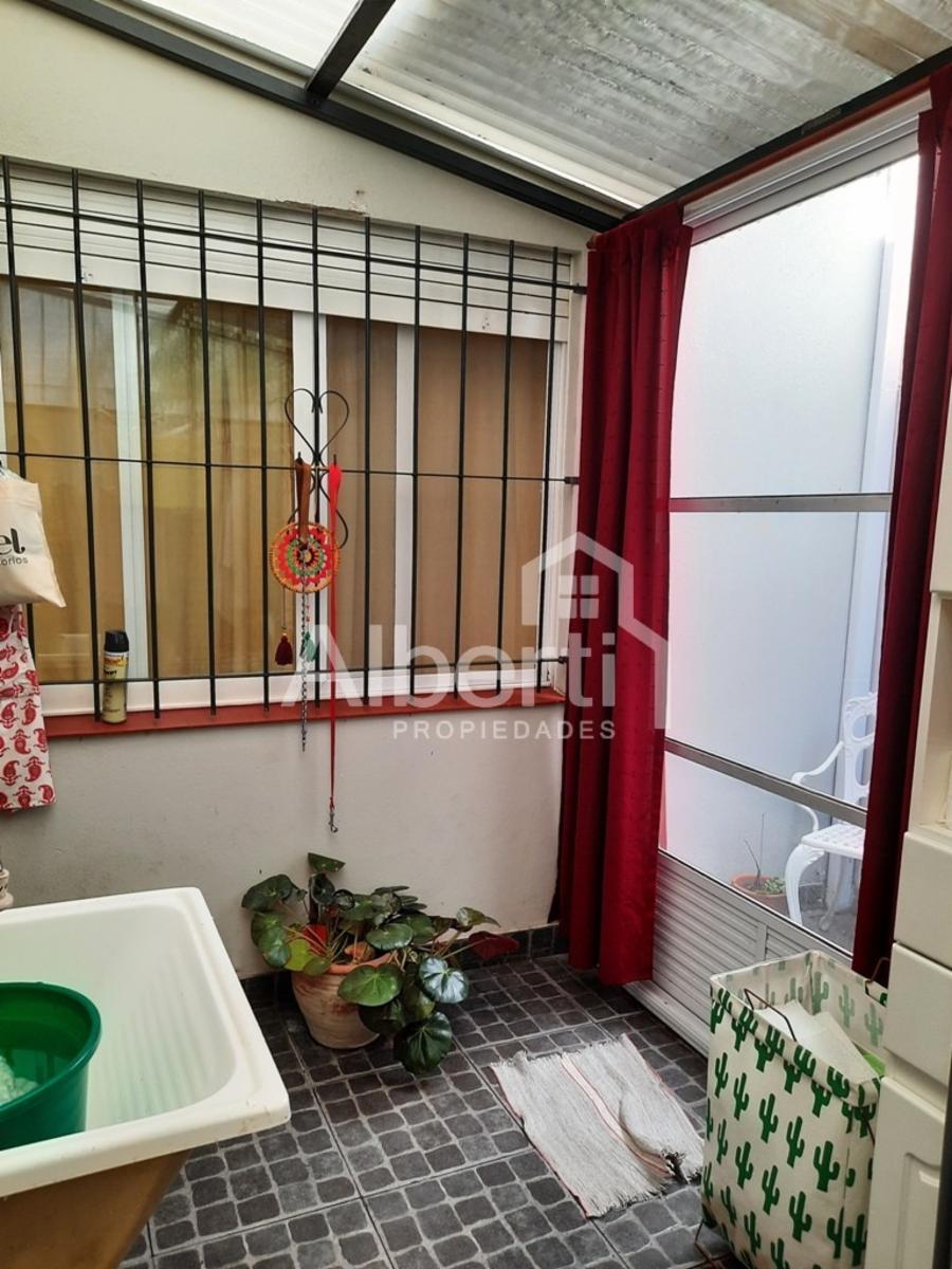 Impecable Casa PH a metros de la estación de Haedo. - 14