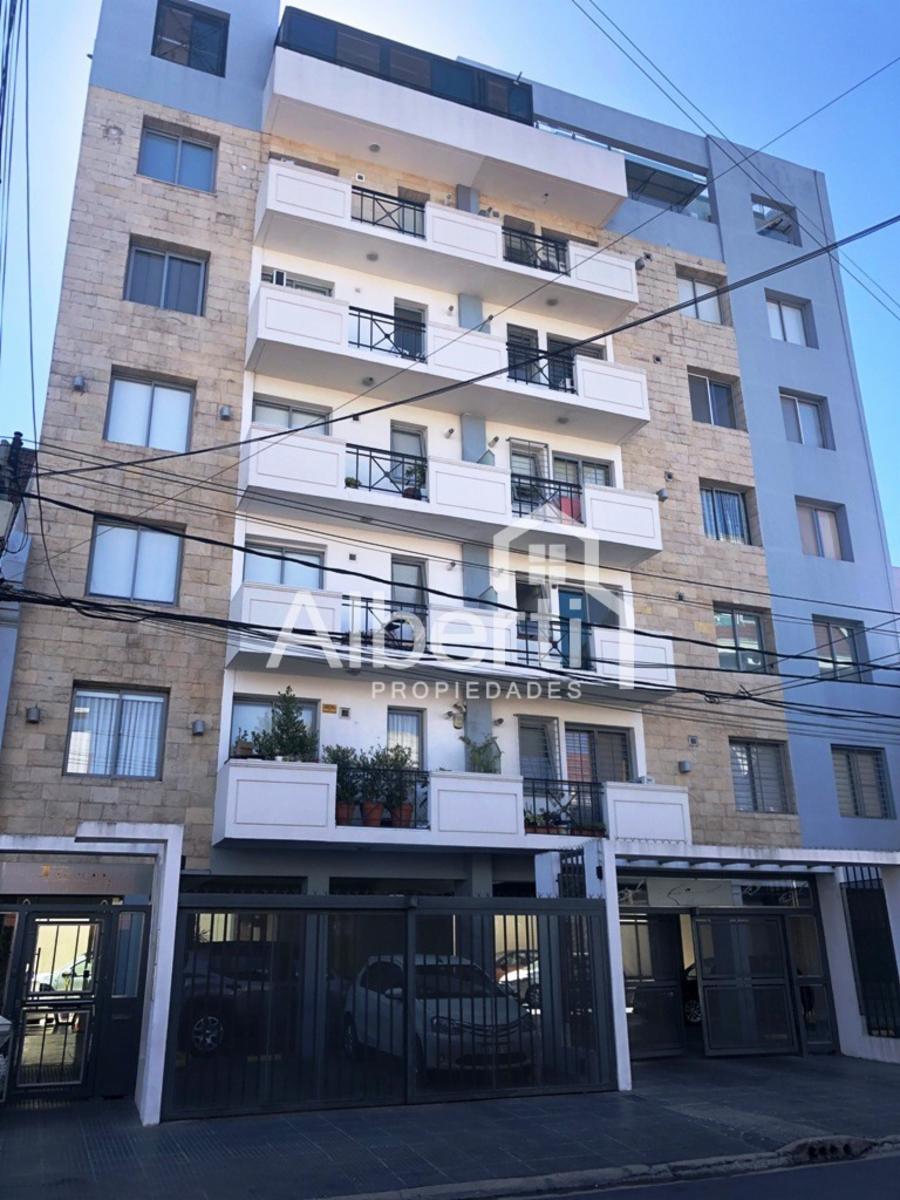 VENTA - NUEVO VALOR. Impecable Semipiso en Haedo.