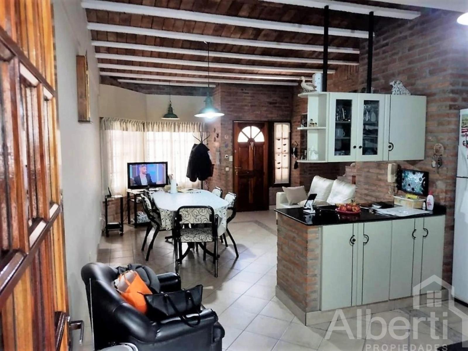 HERMOSO CHALET EN 2 PLANTAS EN EXCELENTE UBICACIÓN. — foto 2