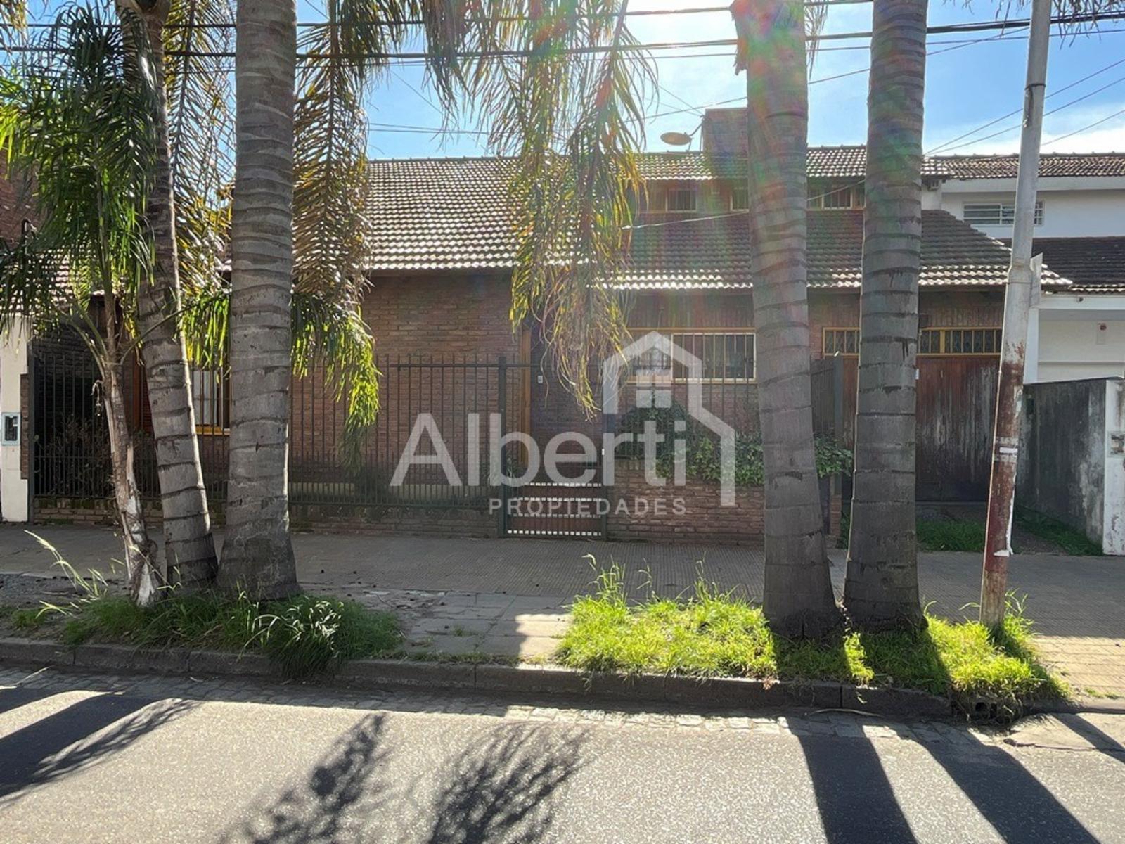 CHALET HAEDO CHICO 4 AMBIENTES.
