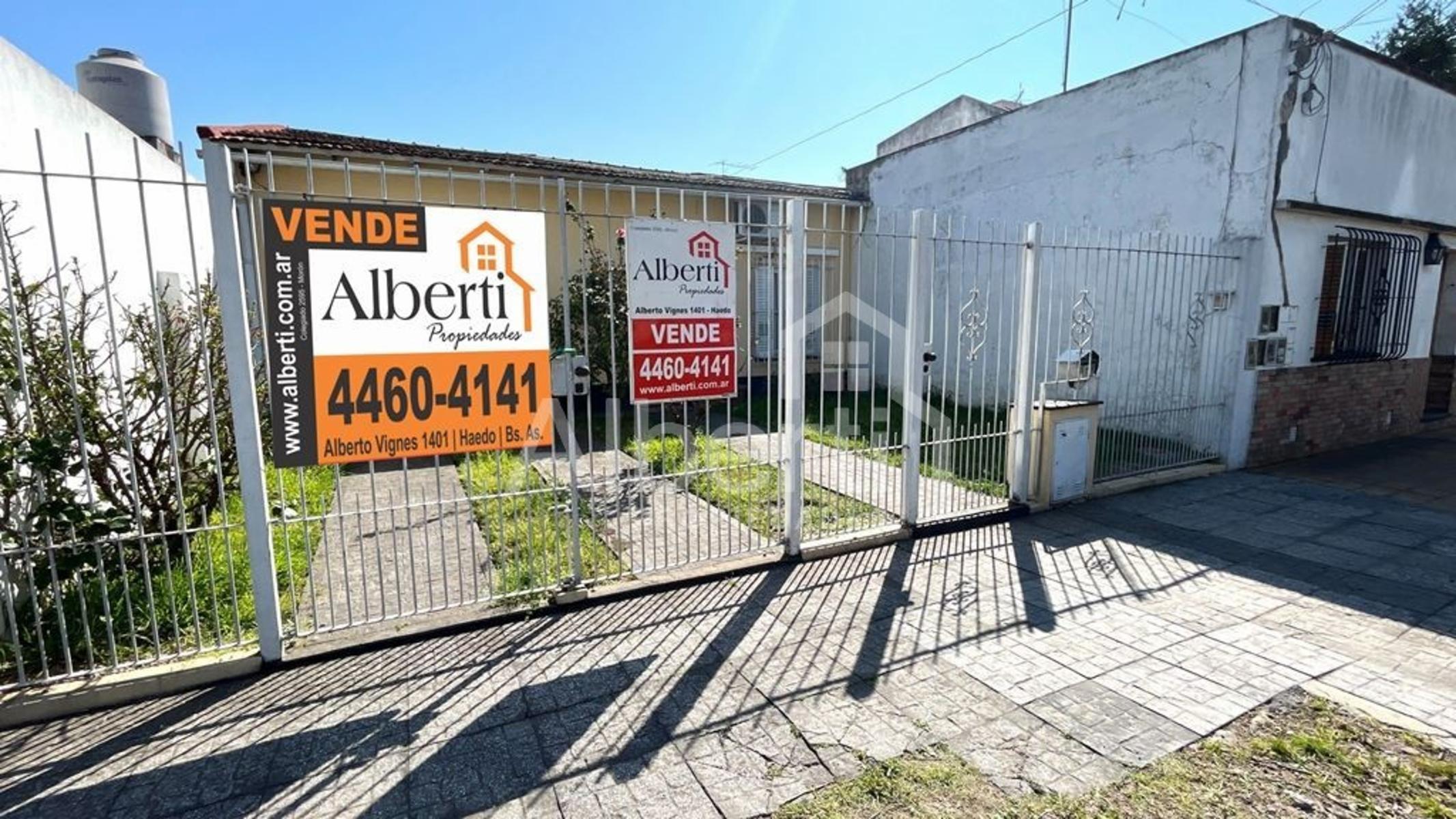 VENTA CASA 3 AMBIENTES HAEDO - EN GRAN LOTE DE 8.66 x 42.80 mts.