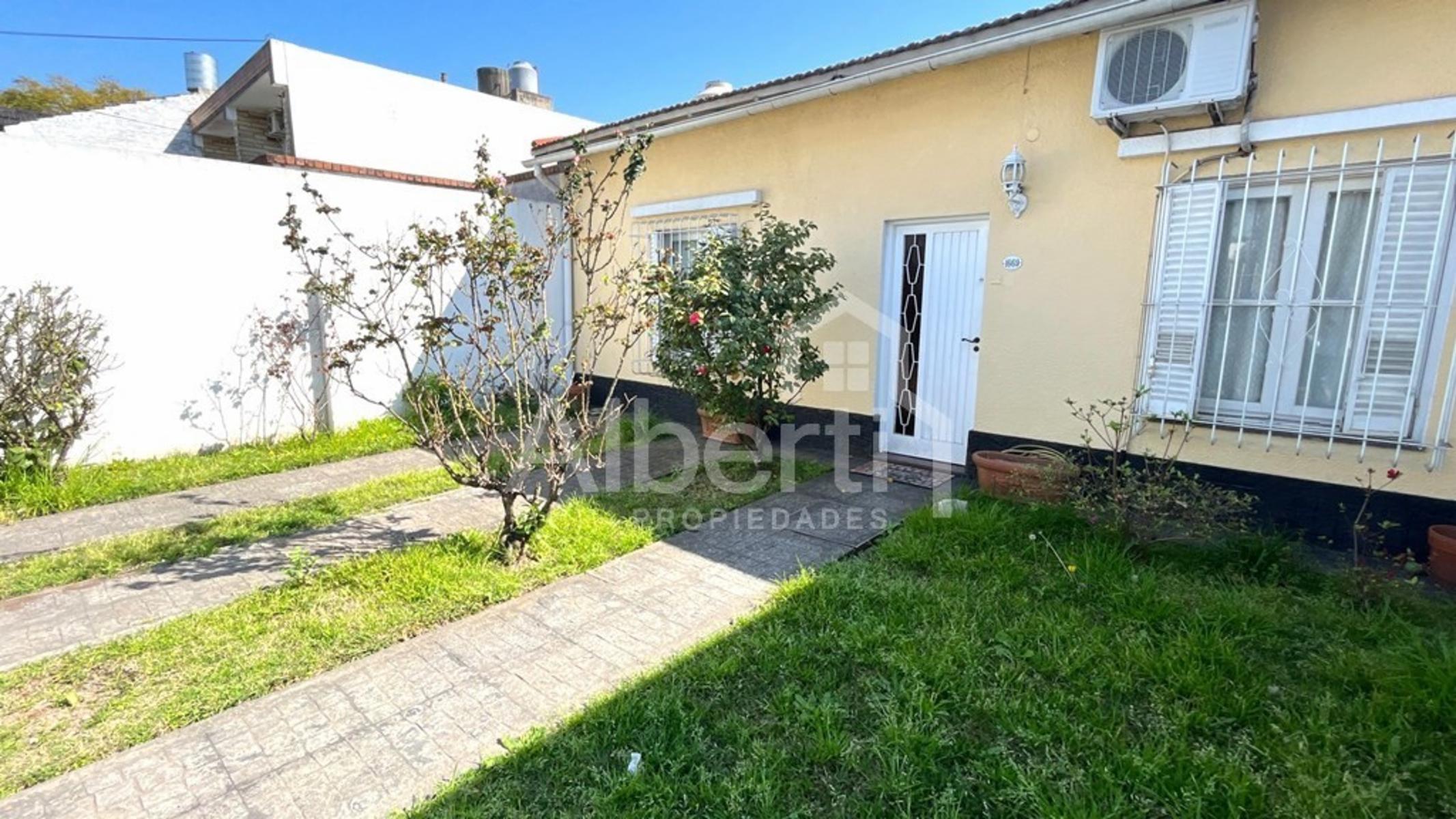 VENTA CASA 3 AMBIENTES HAEDO - EN GRAN LOTE DE 8.66 x 42.80 mts. — foto 3