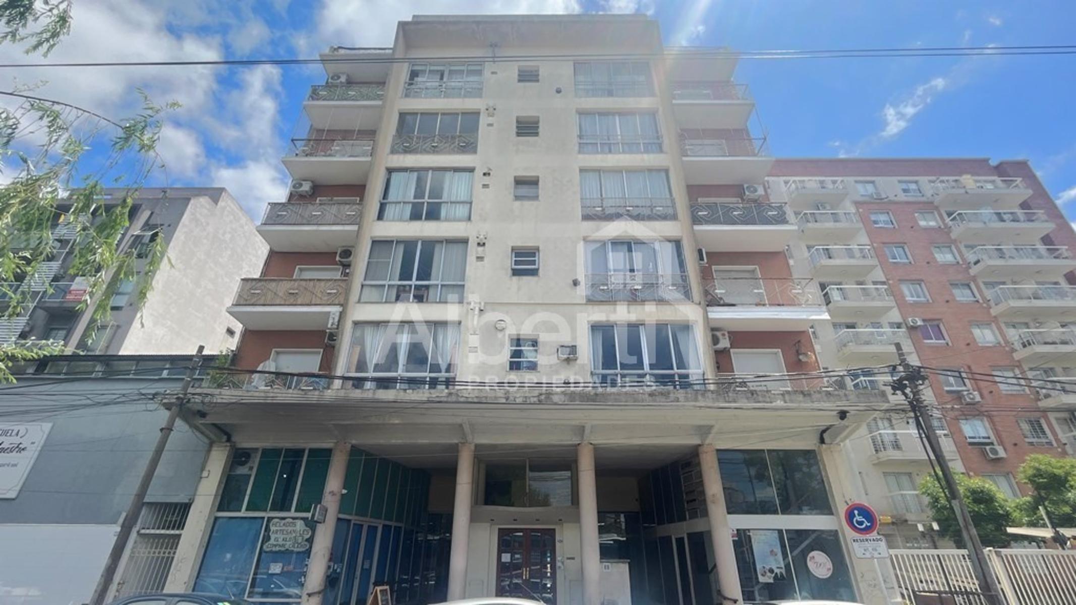 VENTA LOCAL EN GALERIA - HAEDO CENTRO (LADO NORTE).