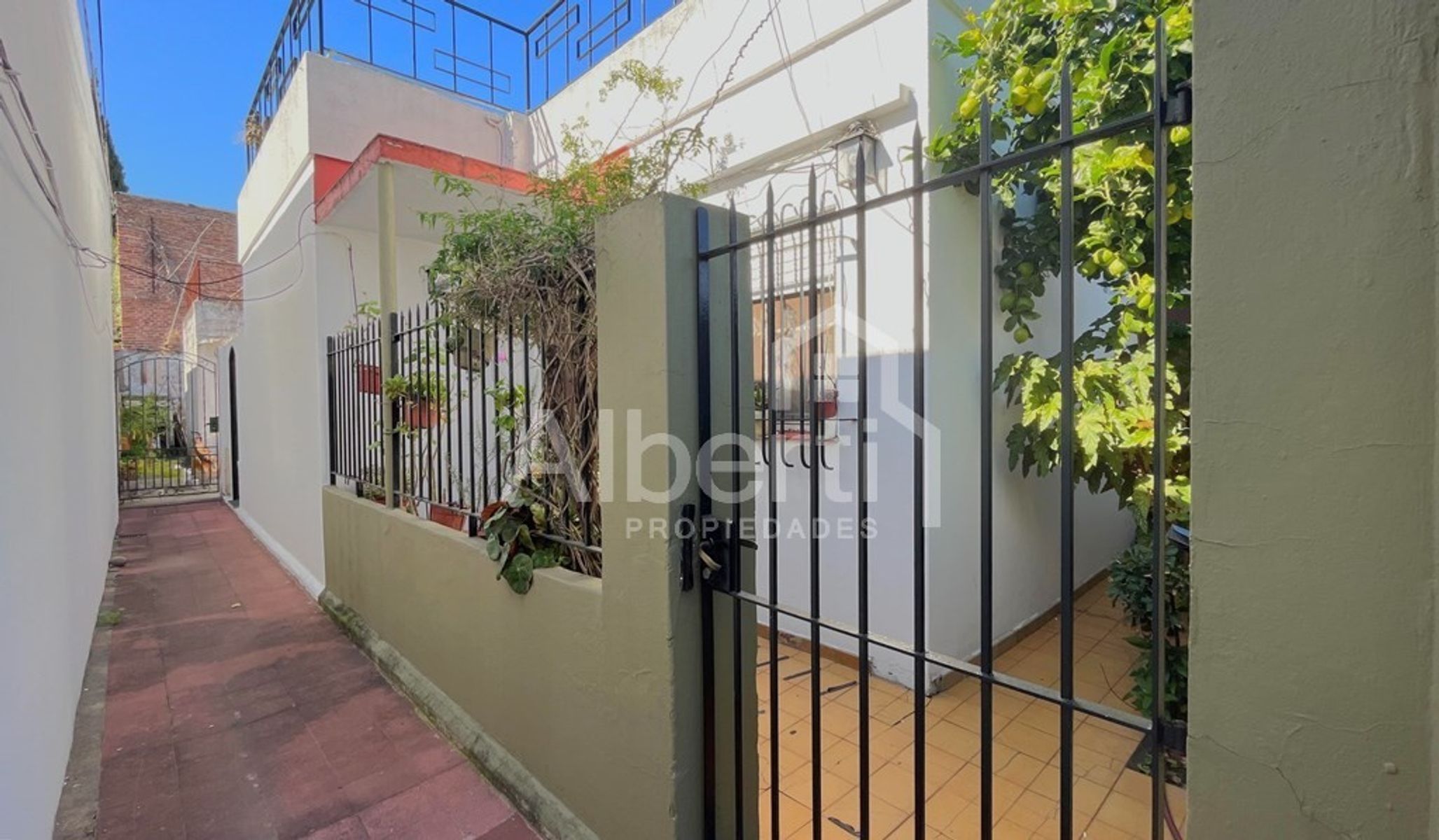VENTA PH 3 AMBIENTES EN HAEDO CON TERRAZA.