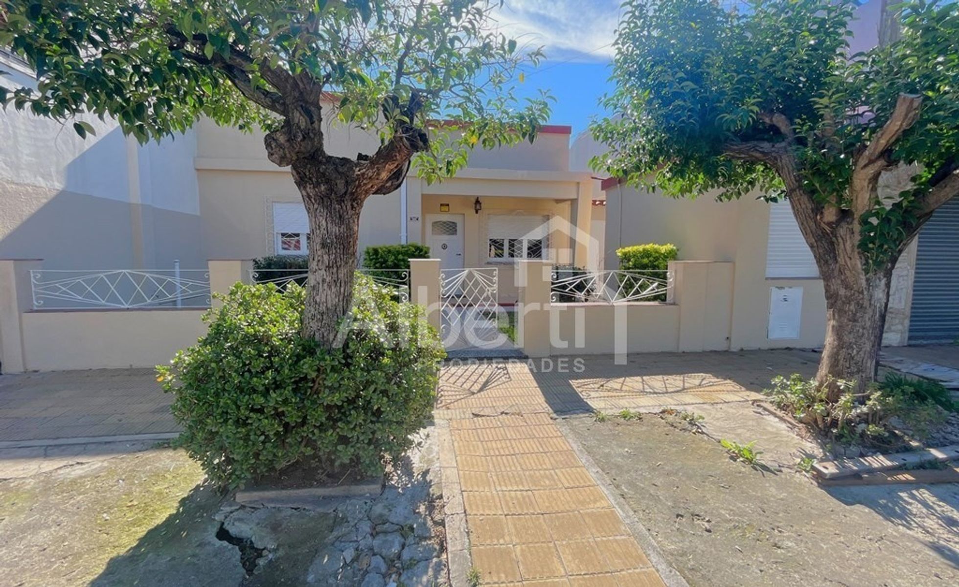 VENTA CASA 3 AMBIENTES EN EL PALOMAR.