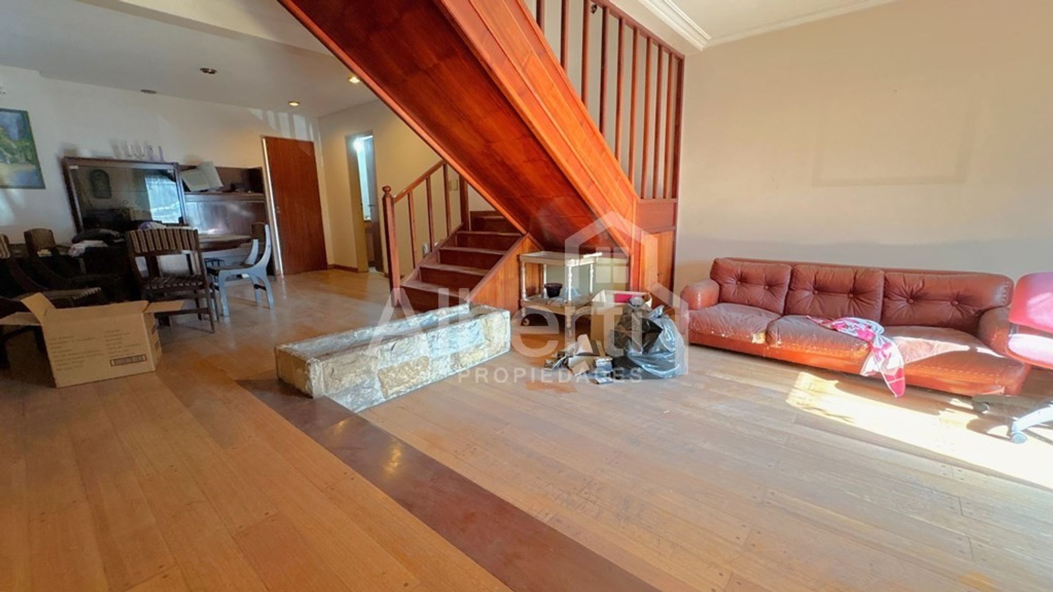 VENTA CHALET 6 AMBIENTES + LOTE LINDERO EN HAEDO NORTE. — foto 2