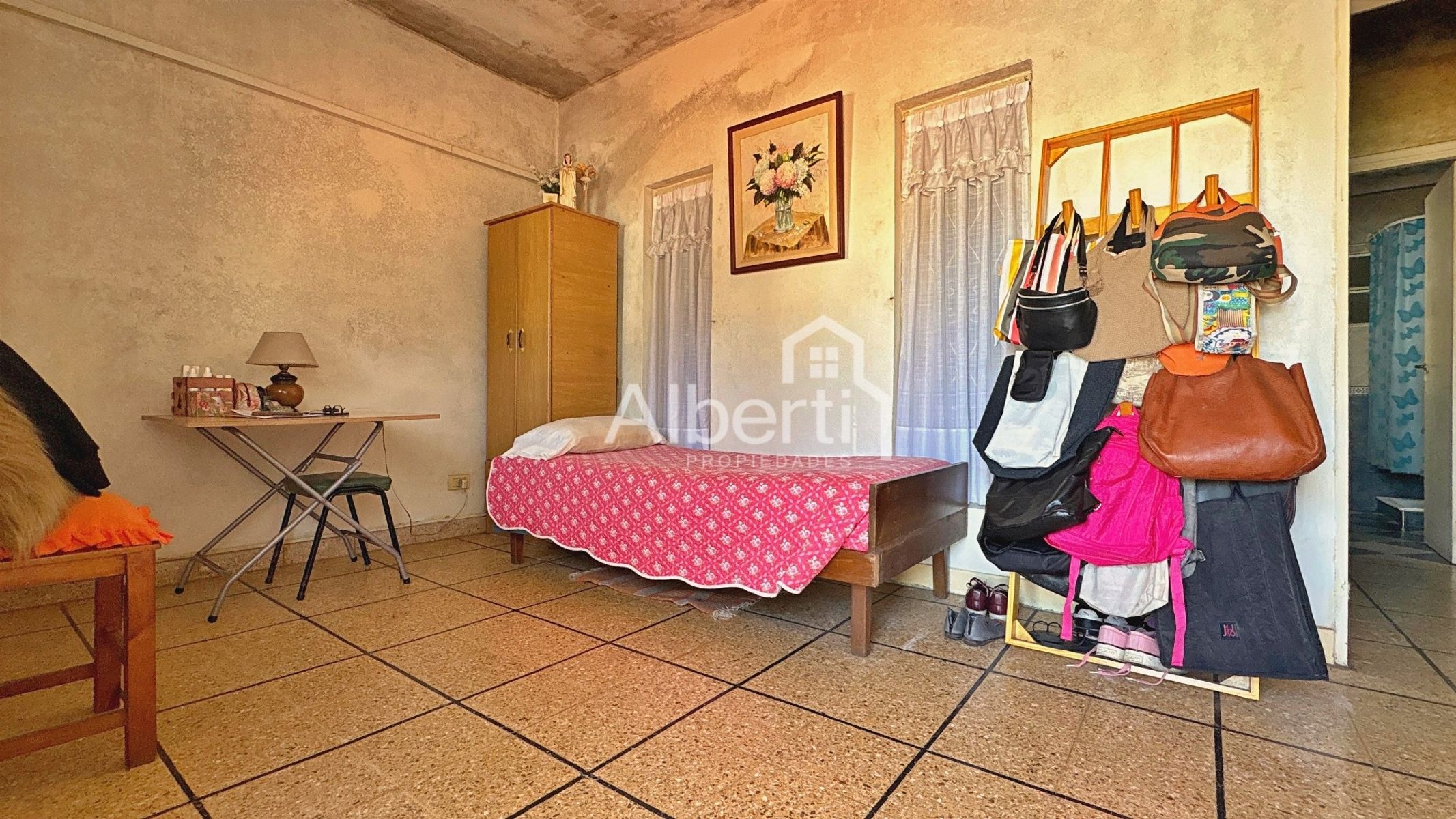 VENTA CASA 4 AMBIENTES EN HAEDO NORTE. — foto 2