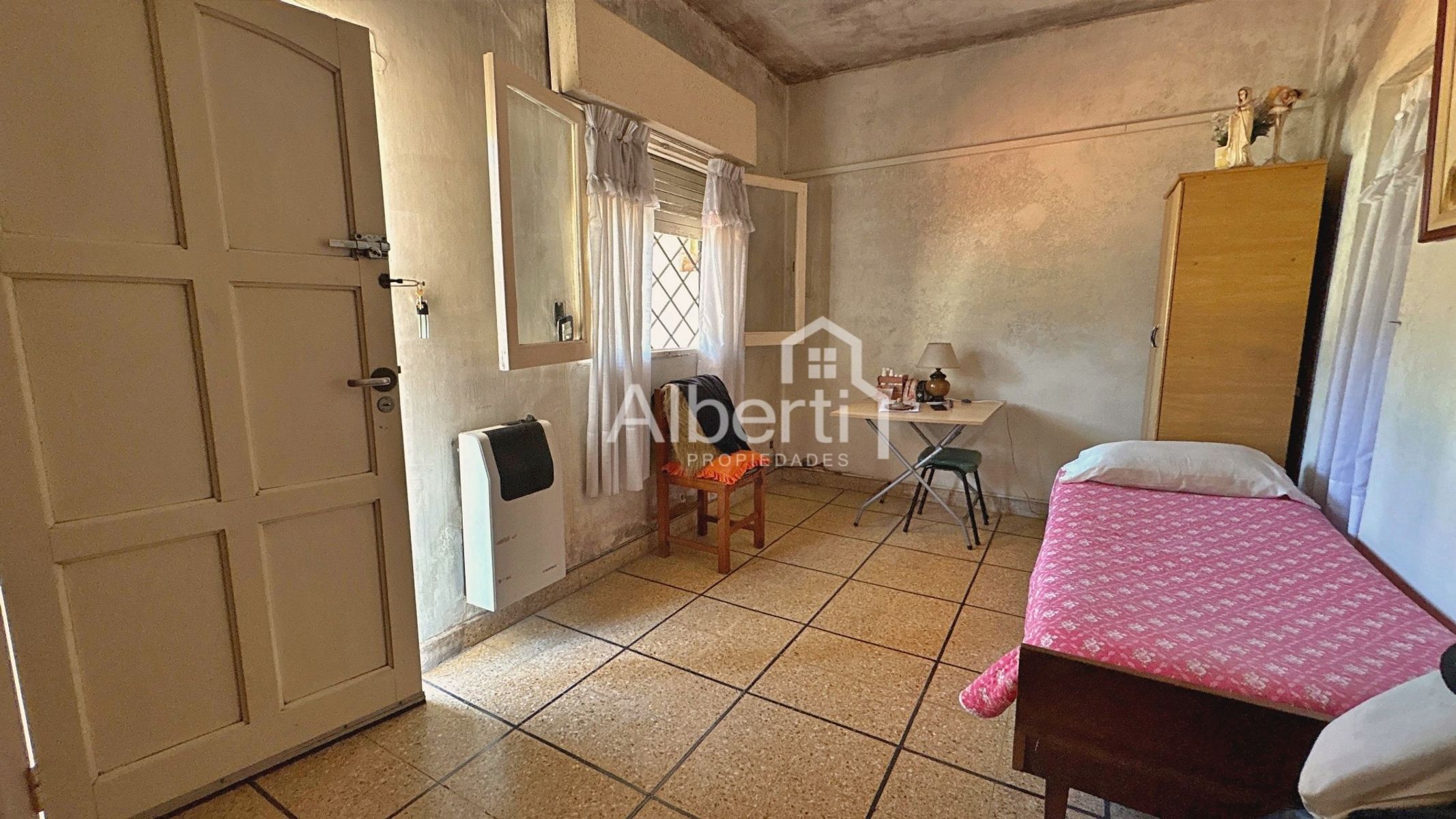 VENTA CASA 4 AMBIENTES EN HAEDO NORTE. — foto 3