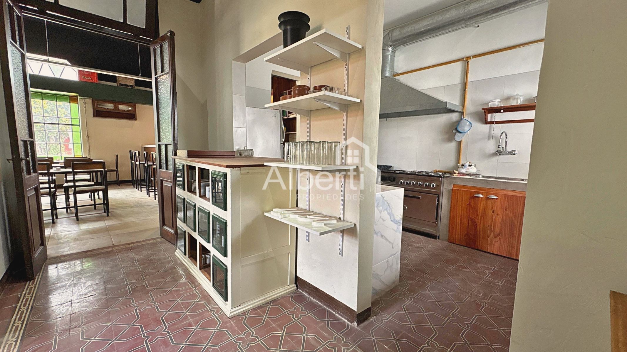 VENTA PROPIEDAD CON LOCAL GASTRONÓMICO EN HAEDO SUR. - 8