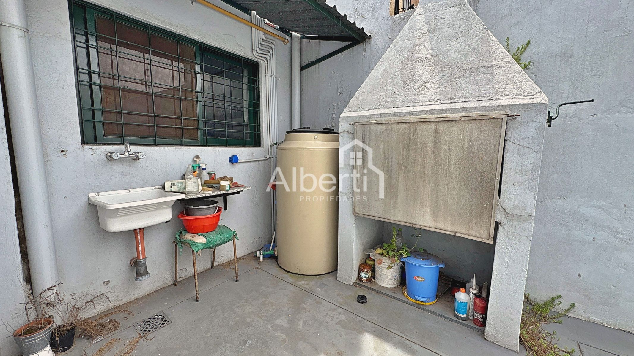 VENTA PROPIEDAD CON LOCAL GASTRONÓMICO EN HAEDO SUR. - 23