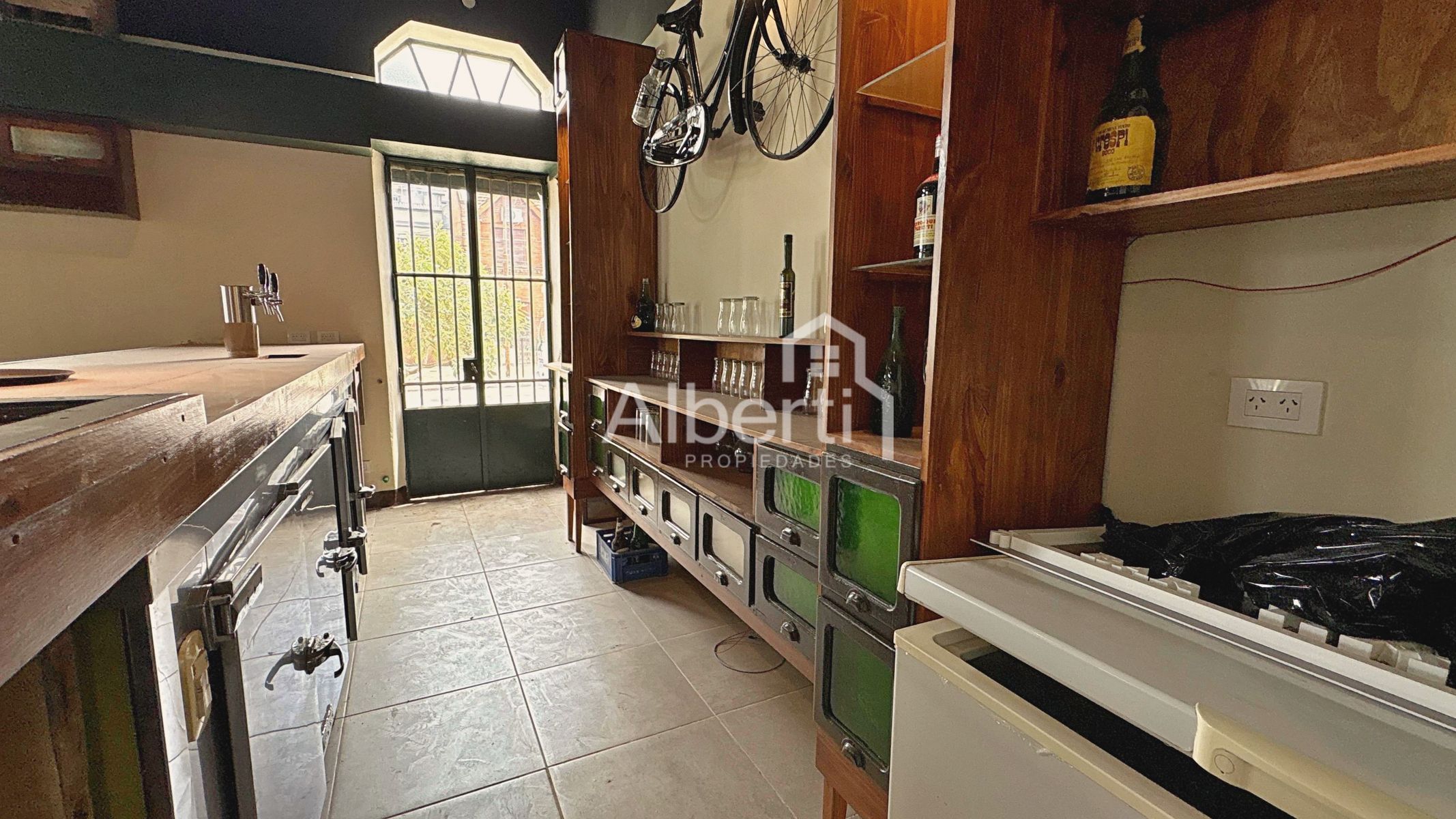 VENTA PROPIEDAD CON LOCAL GASTRONÓMICO EN HAEDO SUR. - 11