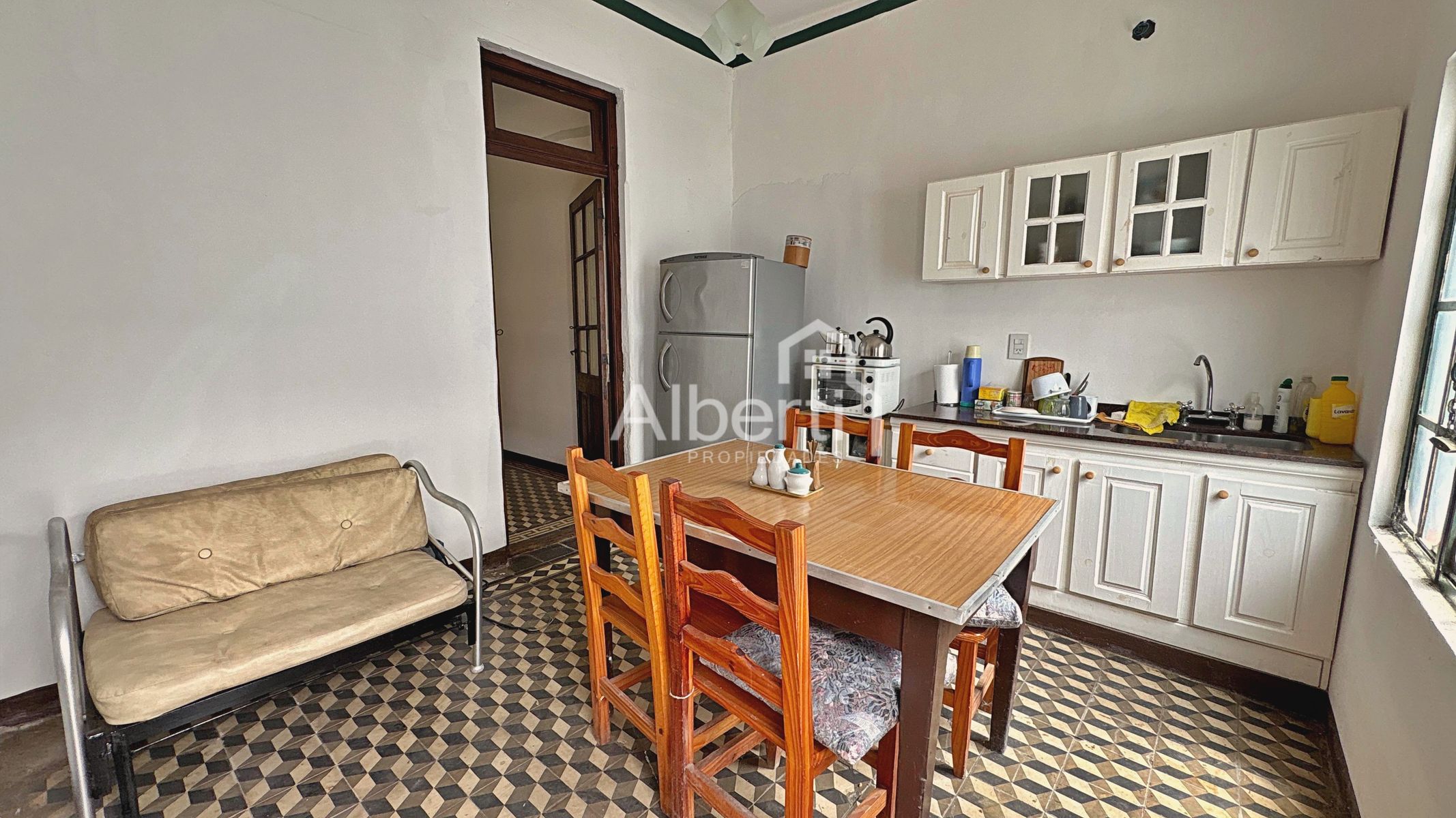 VENTA PROPIEDAD CON LOCAL GASTRONÓMICO EN HAEDO SUR. - 26