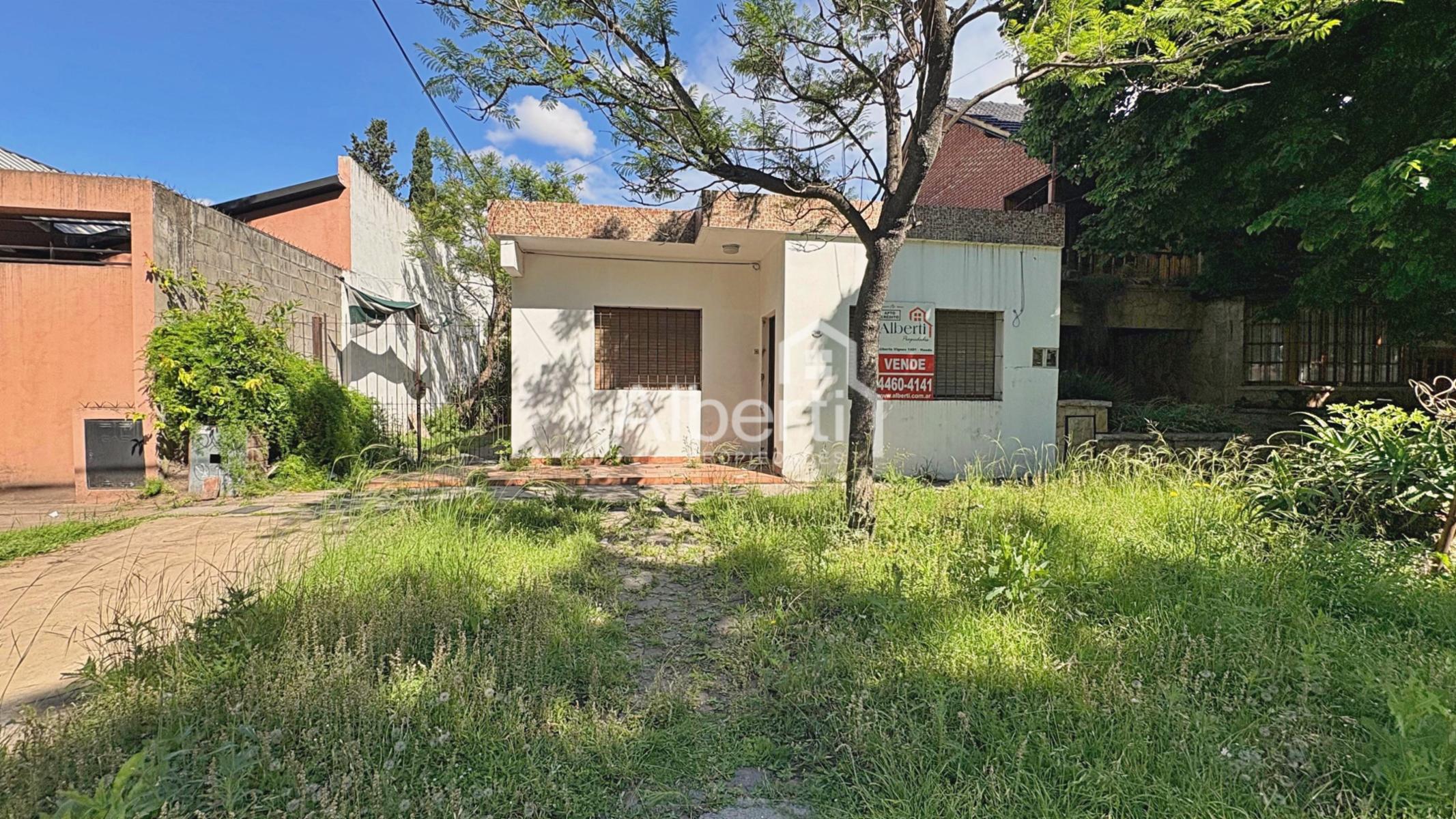 VENTA CASA 4 AMBIENTES EN ITUZAINGÓ SOBRE LOTE DE 10 X 34 MTS.