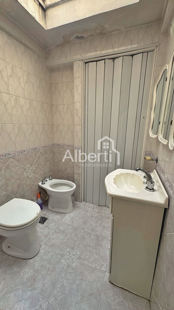 VENTA AMPLIA CASA 4 AMBIENTES EN HAEDO SUR. — foto 6