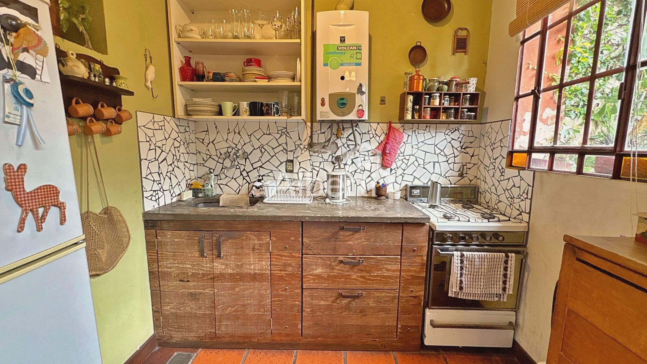 VENTA EXCELENTE CASA EN HAEDO NORTE, A 5 CUADRAS DE LA ESTACIÓN. — foto 4