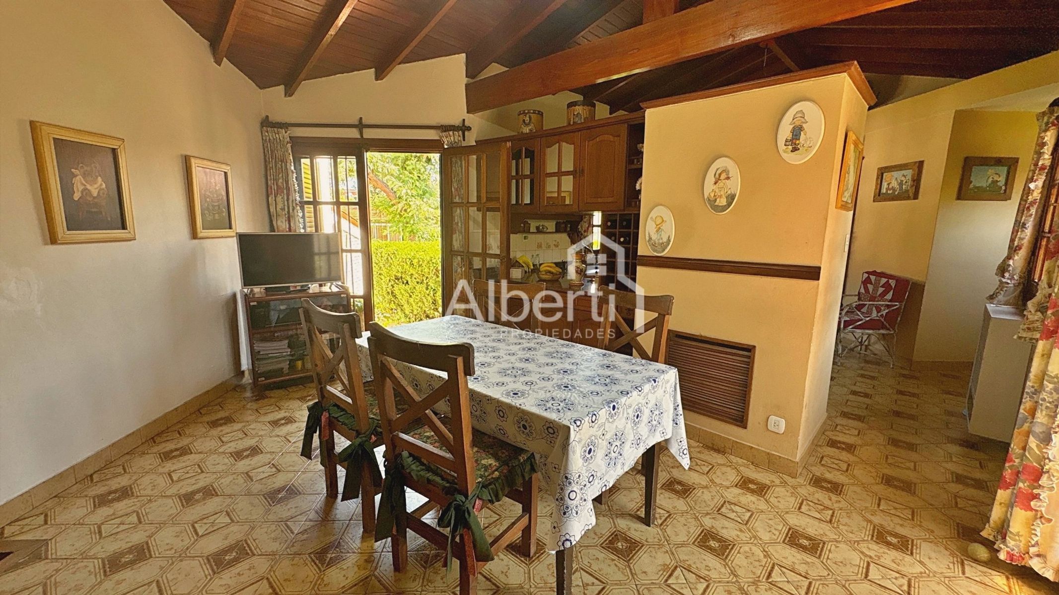 VENTA CASA 5 AMBIENTES EN CASTELAR CON GRAN PARQUE. — foto 6