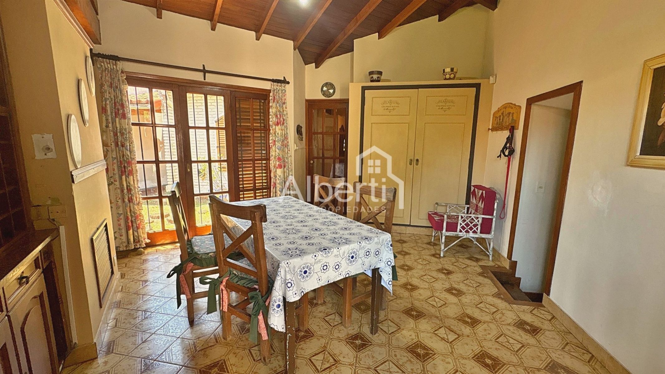 VENTA CASA 5 AMBIENTES EN CASTELAR CON GRAN PARQUE. — foto 7
