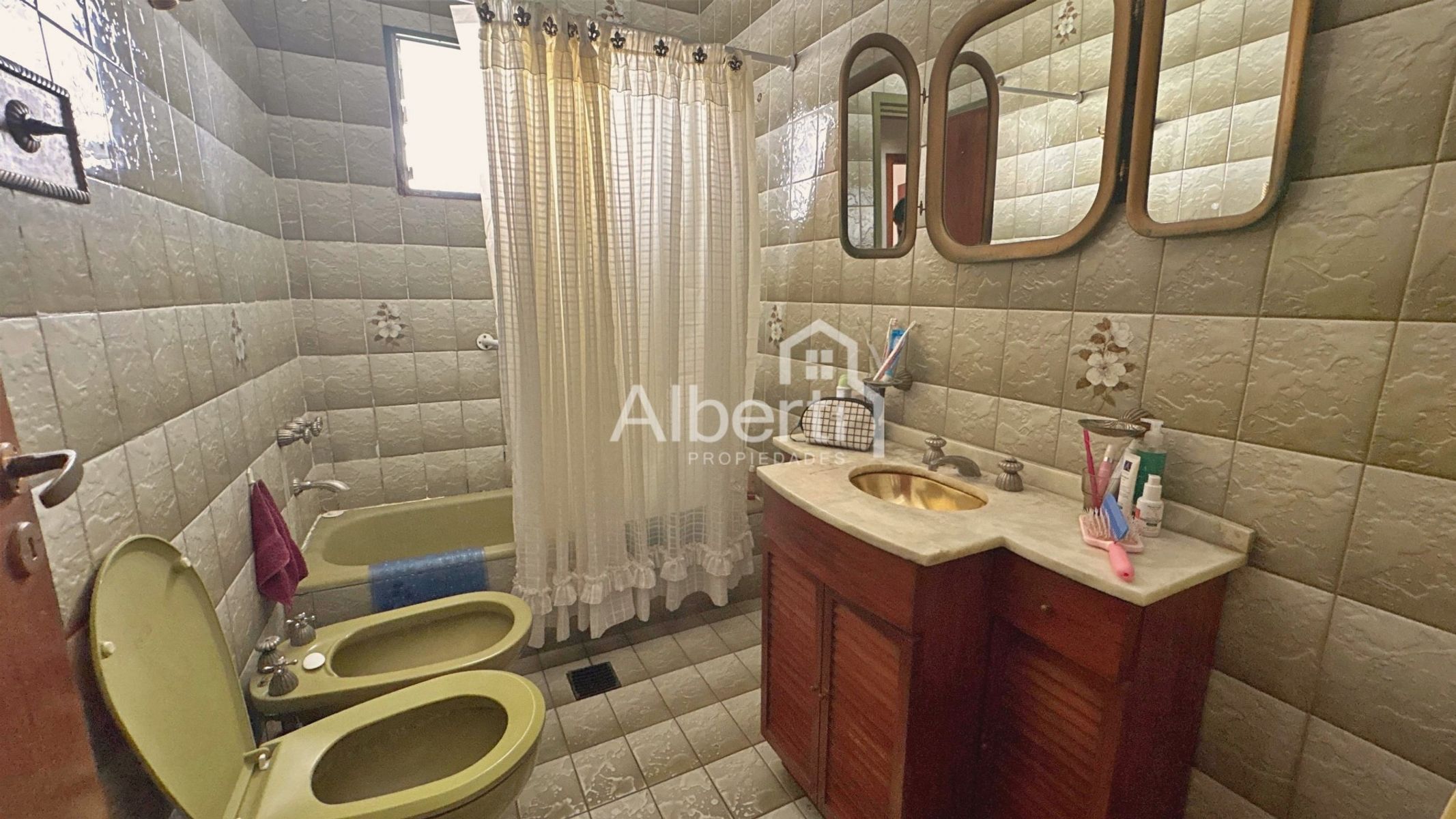 VENTA CASA 5 AMBIENTES EN CASTELAR CON GRAN PARQUE. — foto 14