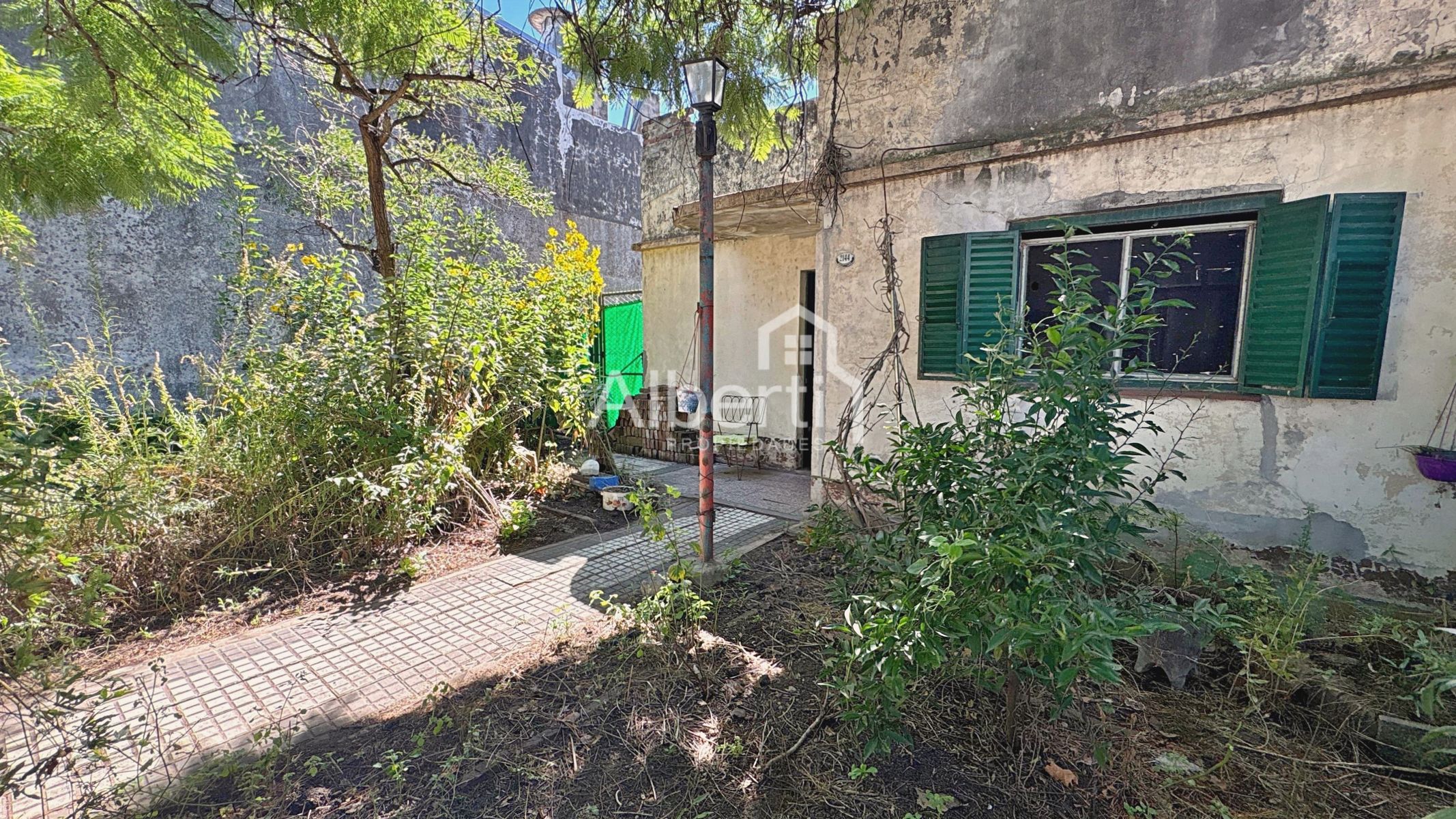 VENTA PROPIEDAD A REFACCIONAR EN HAEDO NORTE SOBRE LOTE DE 360 M². — foto 2