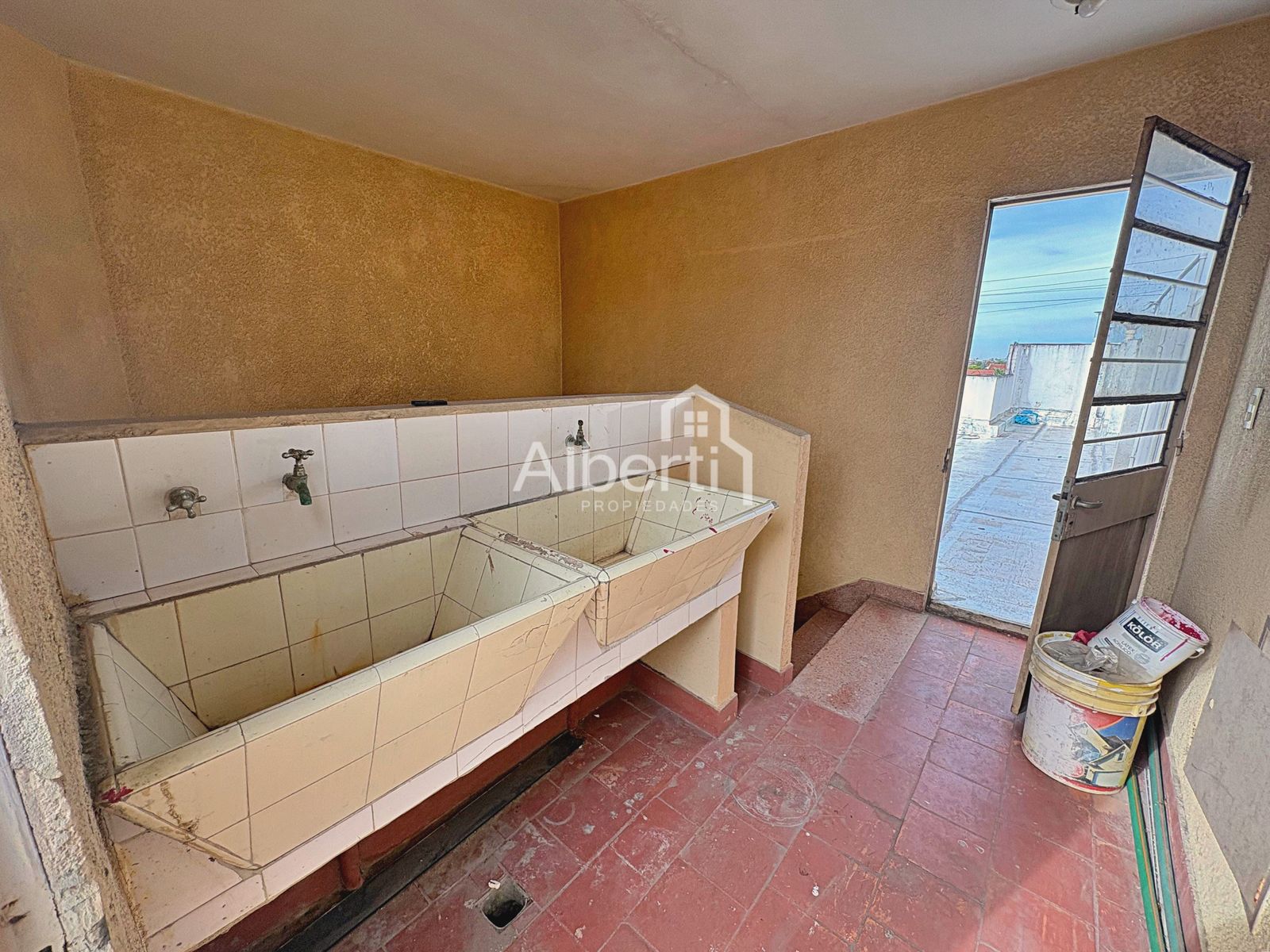 VENTA AMPLIO DEPARTAMENTO 3 AMBIENTES EN HAEDO SUR. - 22