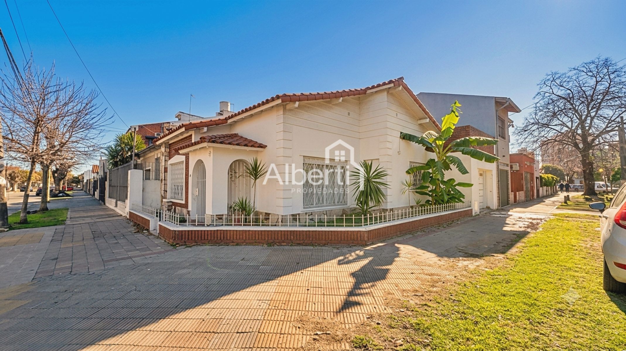 VENTA CHALET 3 AMBIENTES CON GARAJE EN HAEDO NORTE. - 1