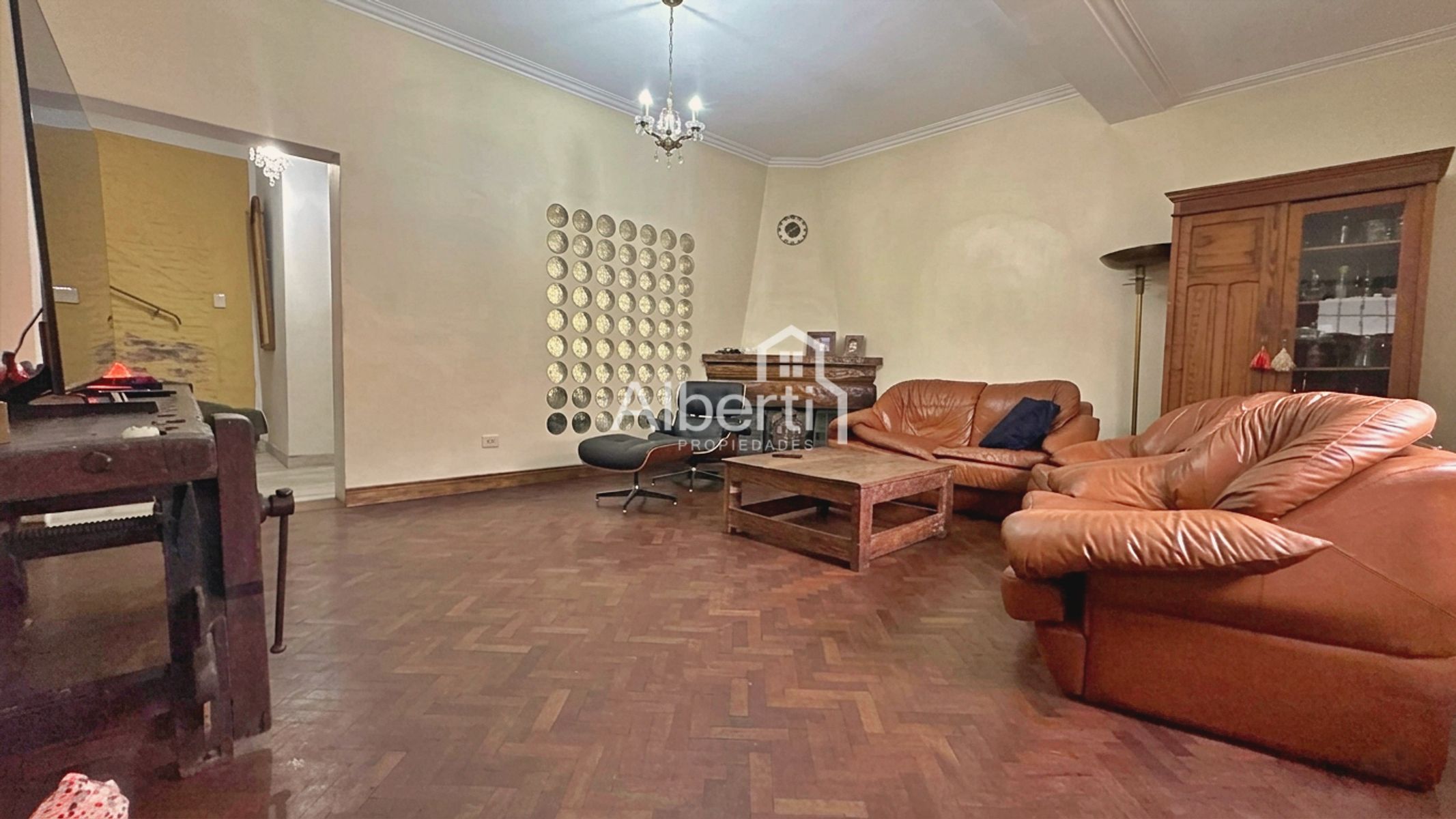 VENTA CHALET 4 AMBIENTES CON PARQUE Y PILETA EN HAEDO NORTE. - 2