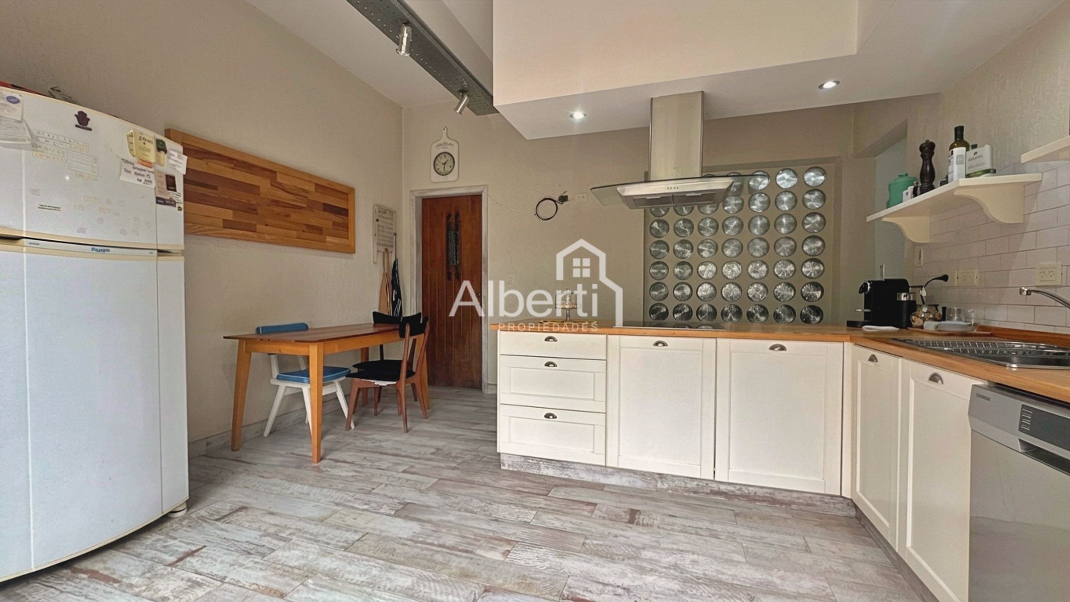 VENTA CHALET 4 AMBIENTES CON PARQUE Y PILETA EN HAEDO NORTE. - 9